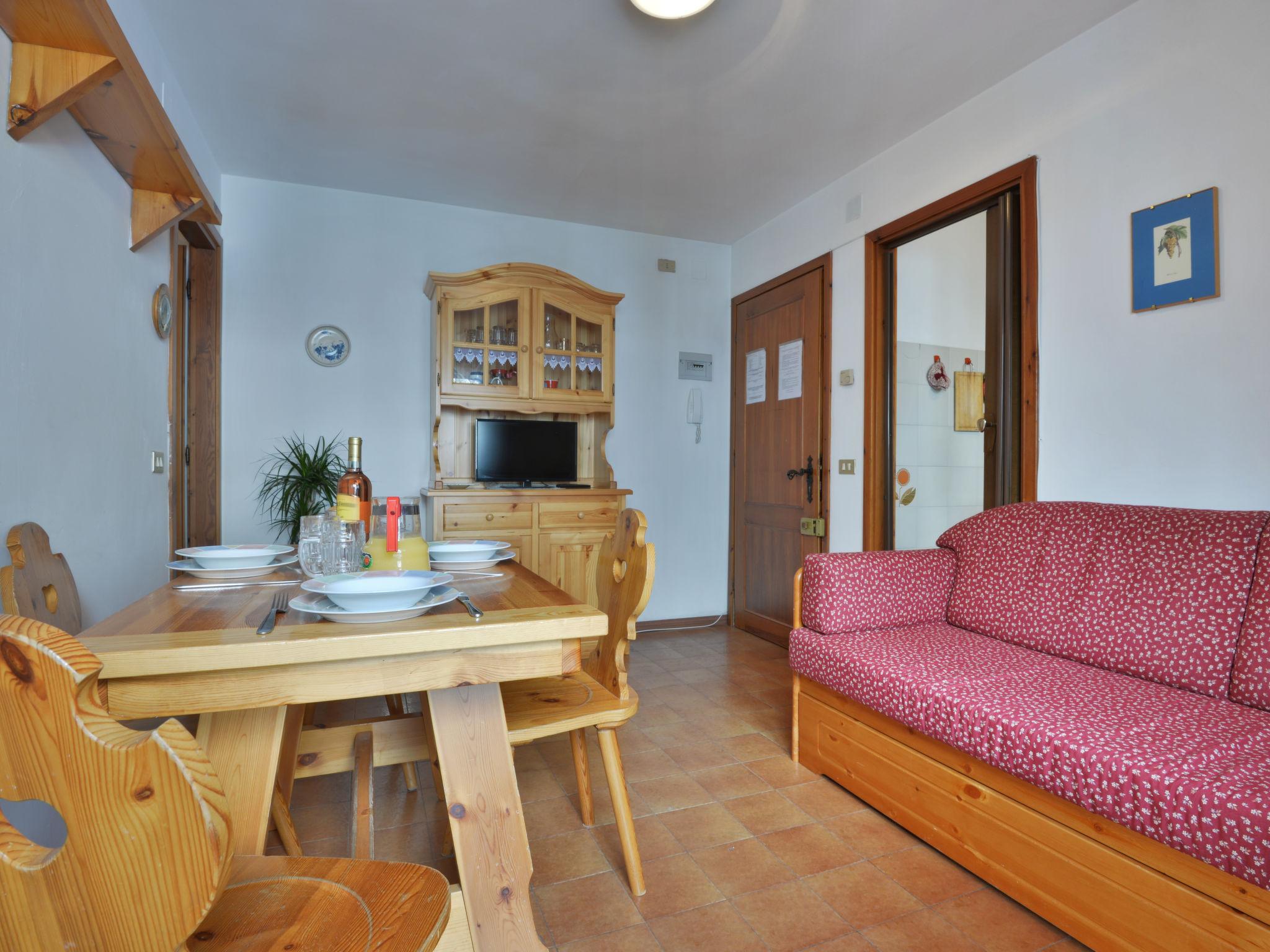 Photo 3 - 1 bedroom Apartment in Campitello di Fassa with mountain view