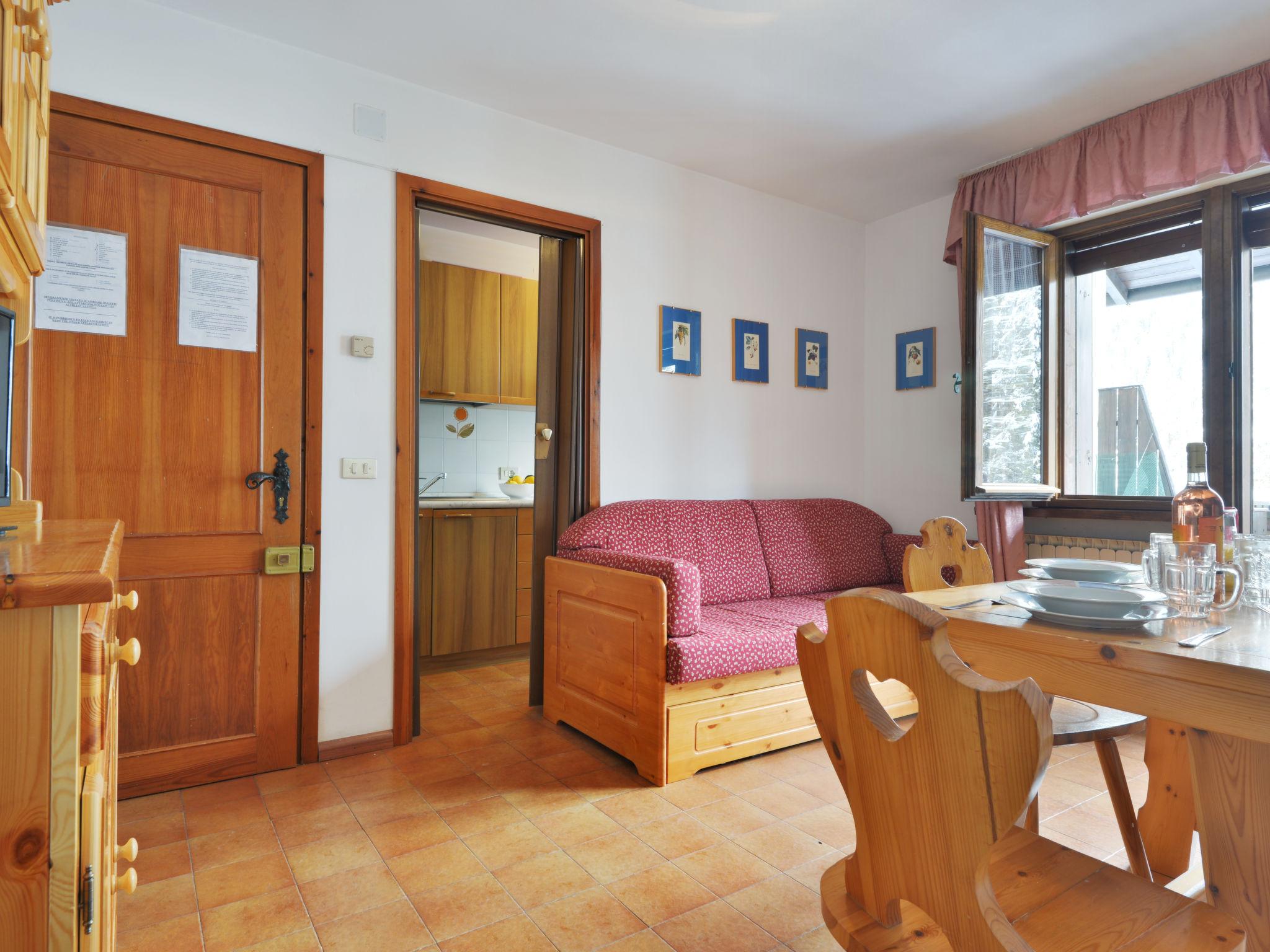 Photo 1 - 1 bedroom Apartment in Campitello di Fassa with mountain view