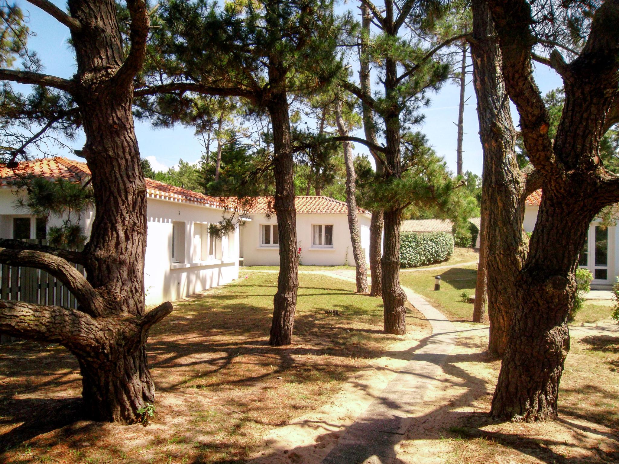 Foto 14 - Haus mit 1 Schlafzimmer in Saint-Hilaire-de-Riez mit schwimmbad und blick aufs meer