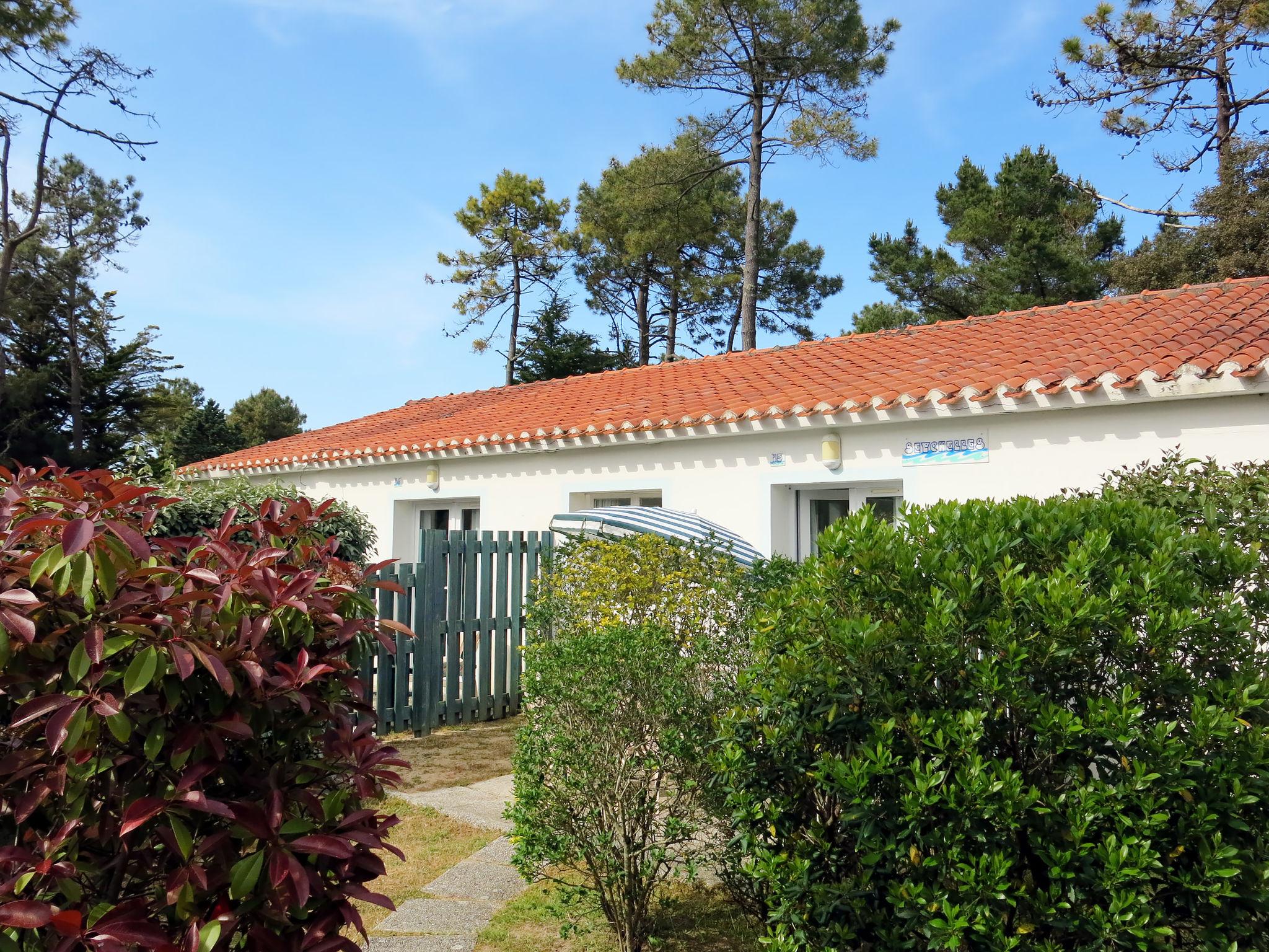 Foto 5 - Casa de 1 habitación en Saint-Hilaire-de-Riez con piscina y vistas al mar