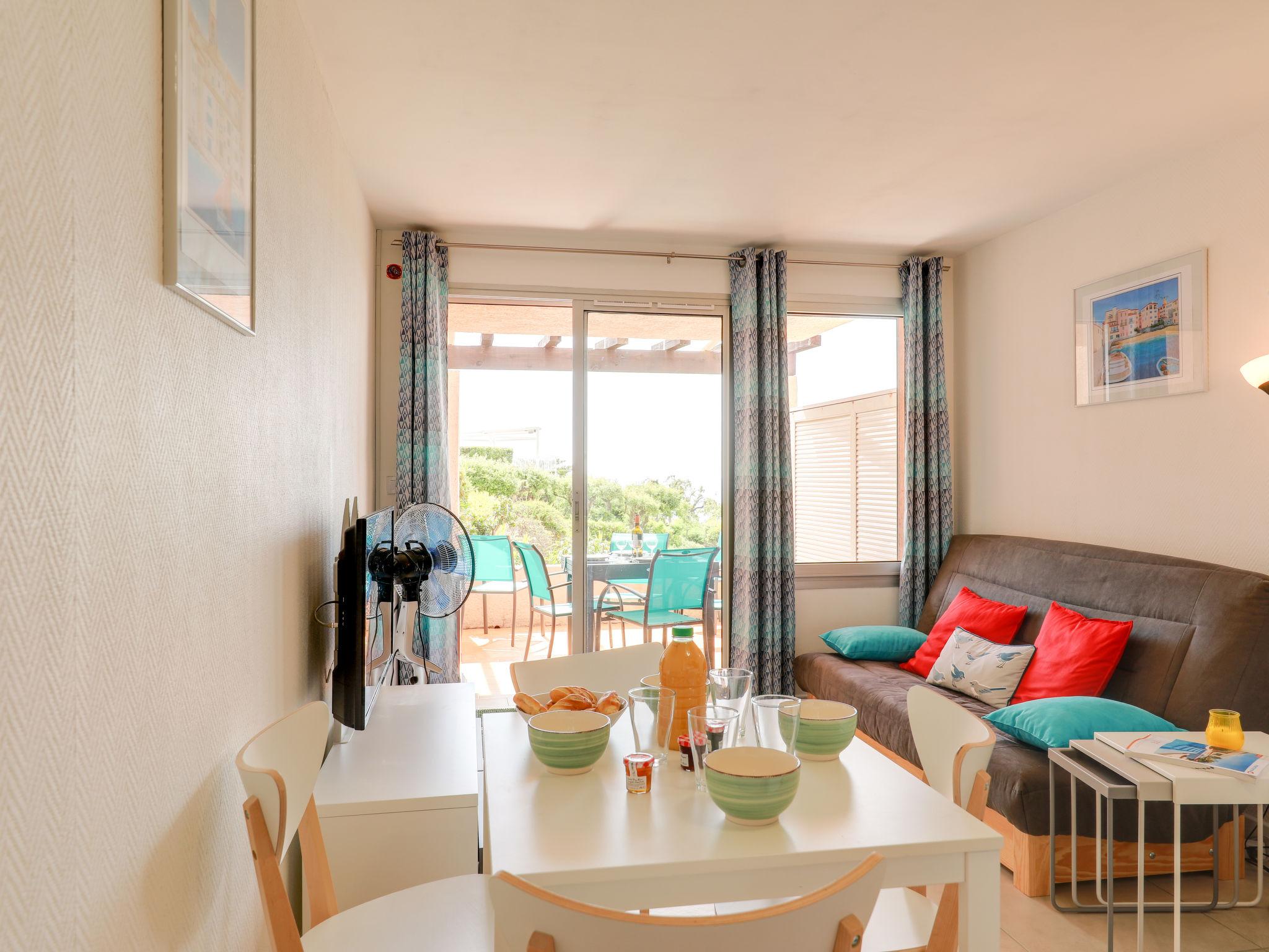 Photo 7 - Appartement de 1 chambre à Sainte-Maxime avec piscine et vues à la mer