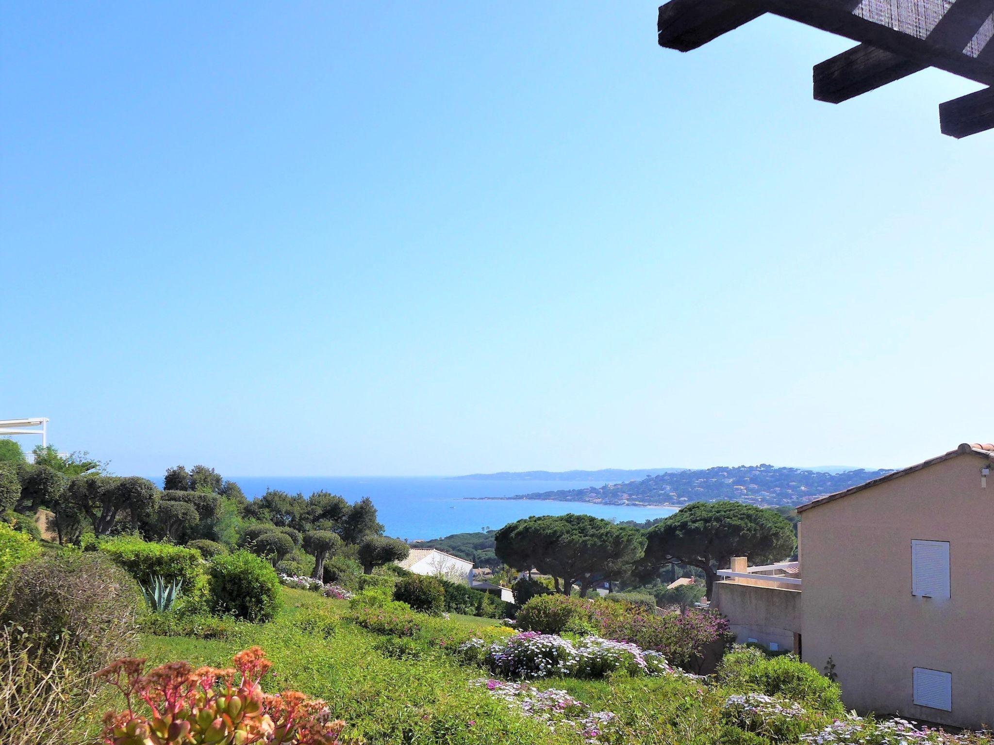 Photo 5 - 1 bedroom Apartment in Sainte-Maxime with swimming pool and sea view