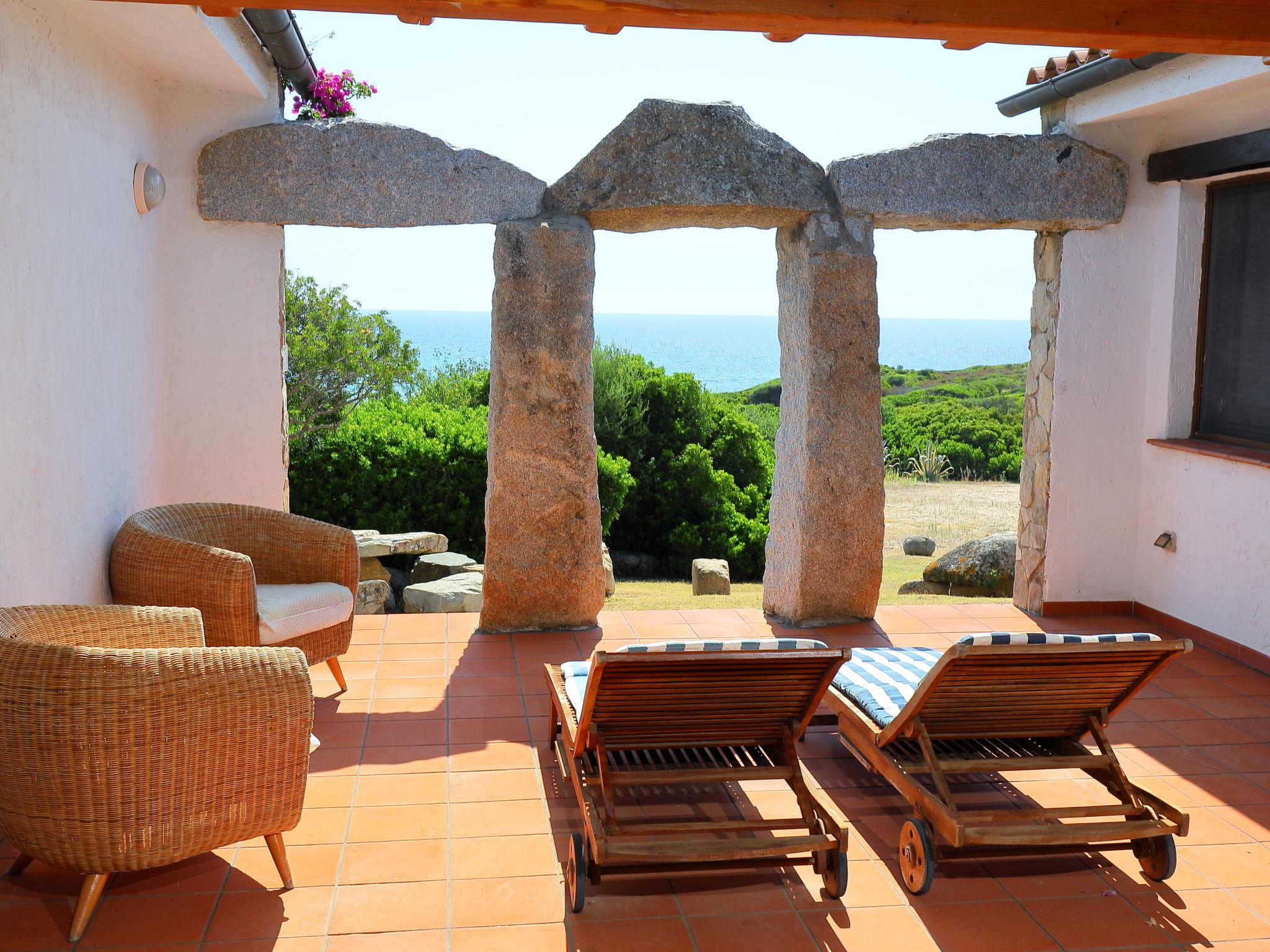 Photo 1 - Maison de 2 chambres à Castiadas avec jardin et vues à la mer