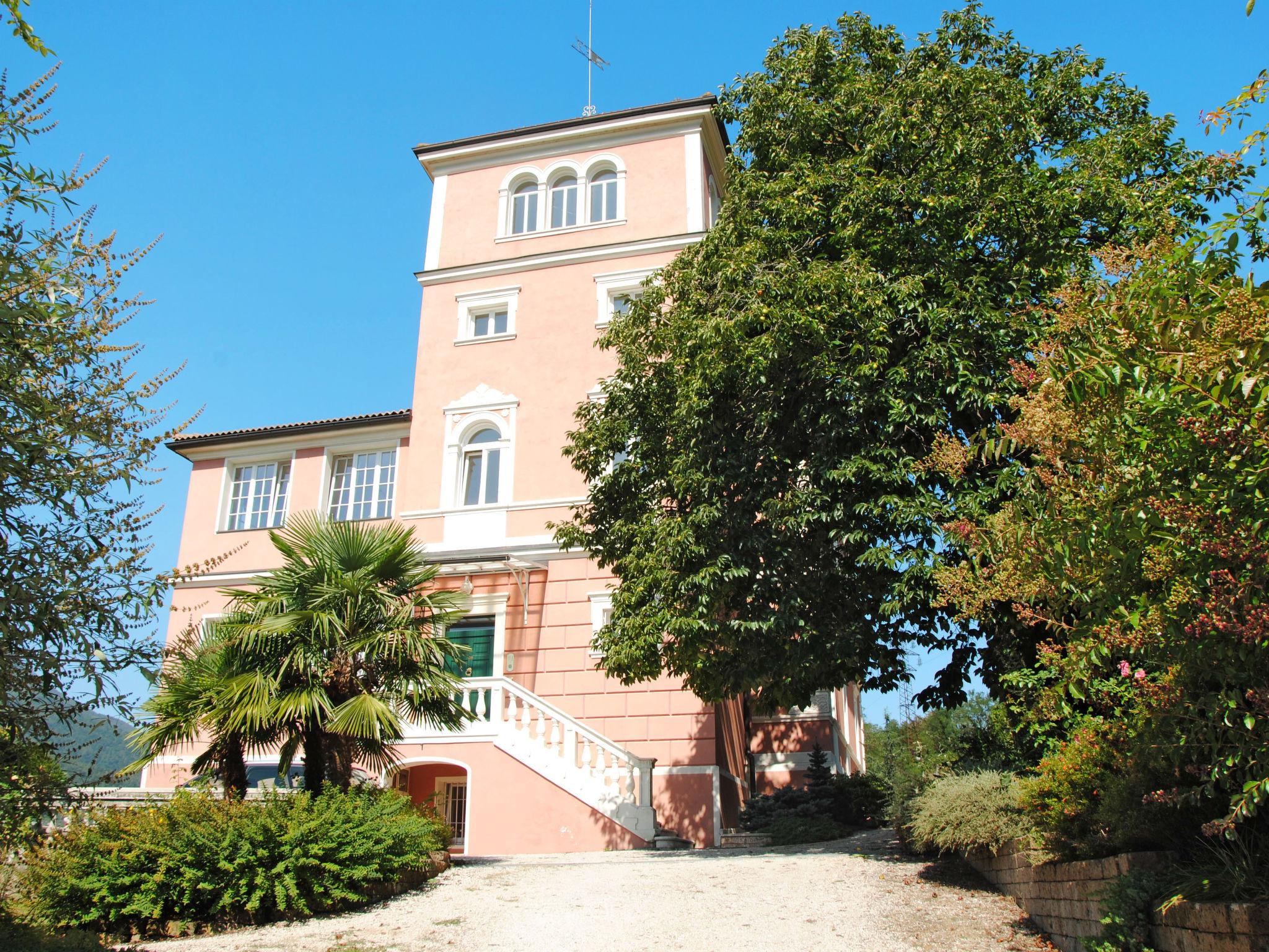 Foto 1 - Appartamento con 3 camere da letto a Pergine Valsugana con giardino e vista sulle montagne