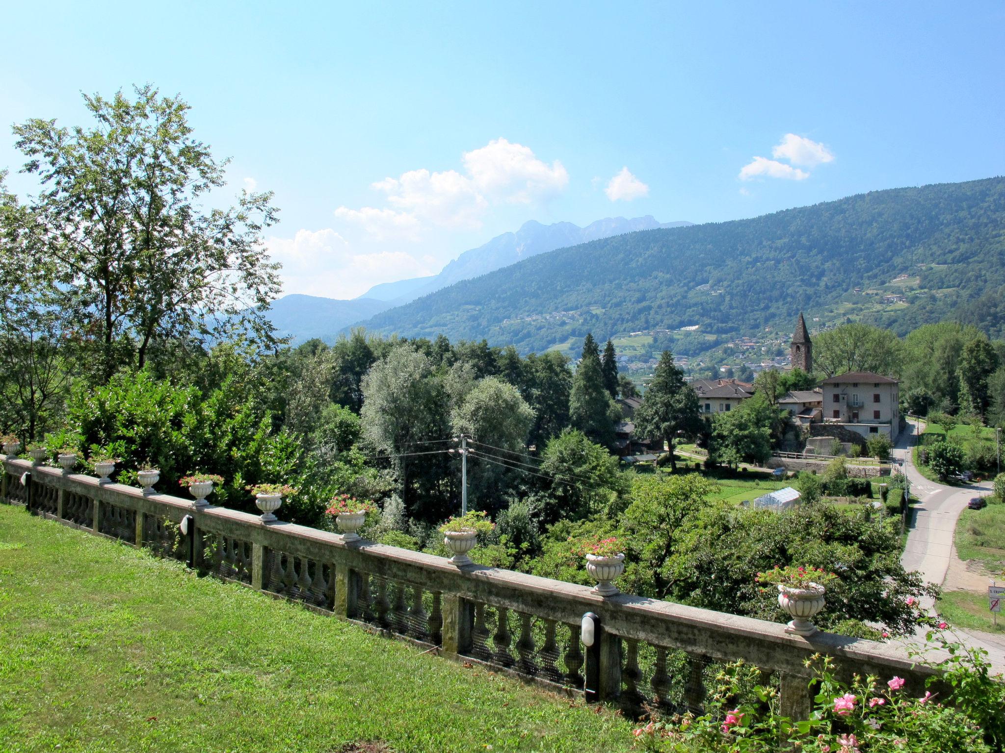 Foto 2 - Apartamento de 3 habitaciones en Pergine Valsugana con jardín y vistas a la montaña