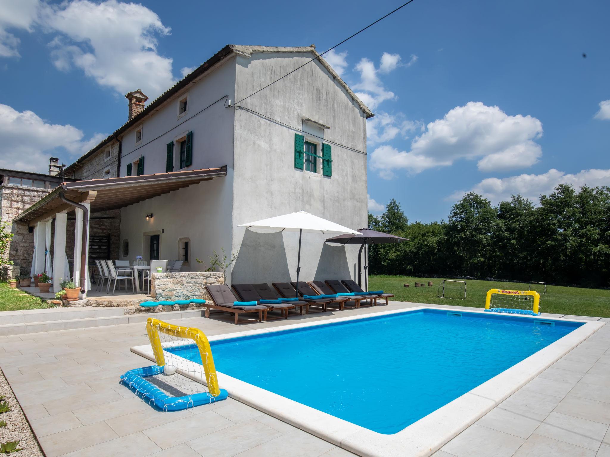 Foto 8 - Casa de 3 quartos em Žminj com piscina privada e vistas do mar