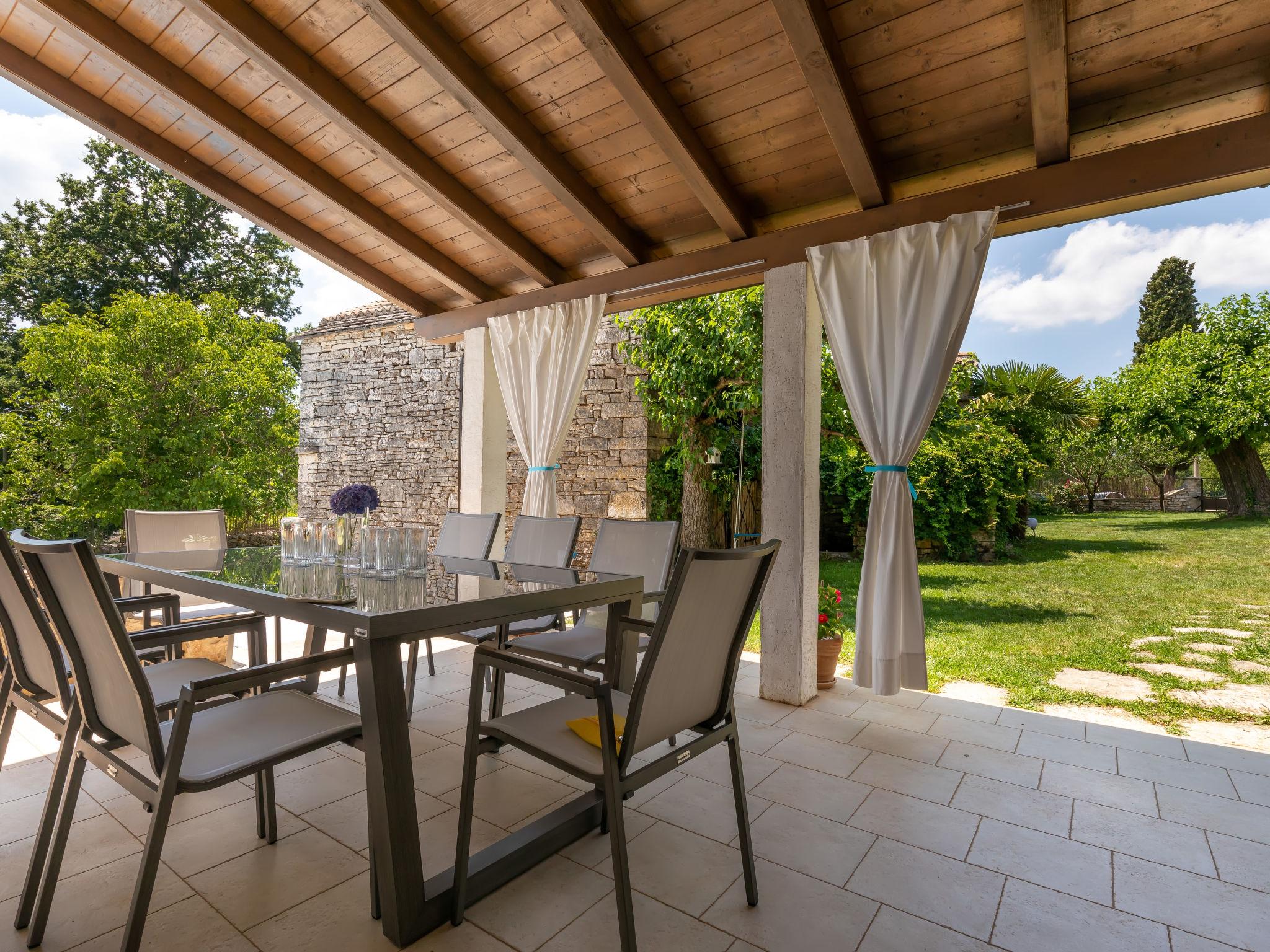 Photo 2 - Maison de 3 chambres à Žminj avec piscine privée et vues à la mer