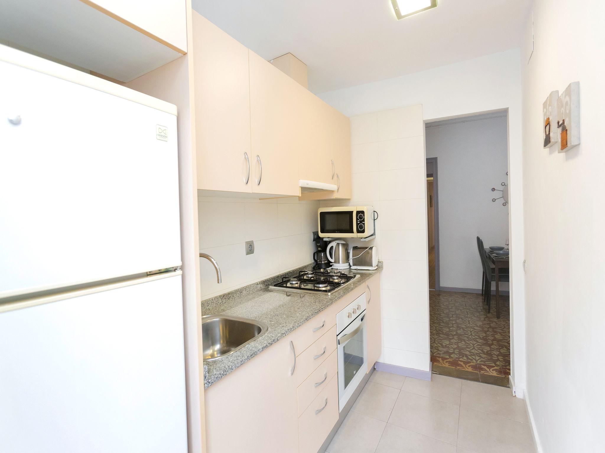 Foto 8 - Apartment mit 3 Schlafzimmern in Barcelona