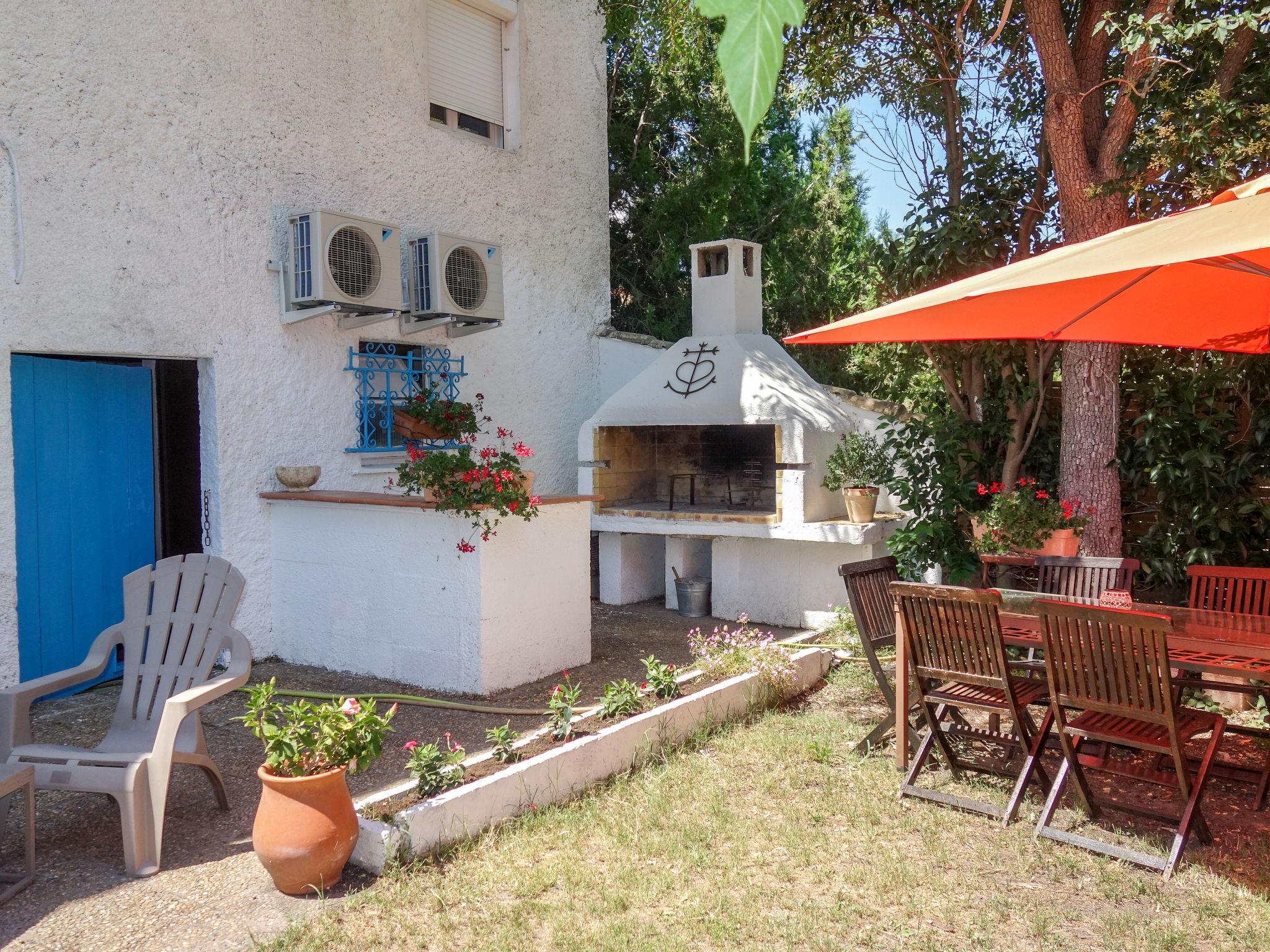 Foto 5 - Apartamento de 2 habitaciones en Saint-Laurent-d'Aigouze con piscina privada y jardín