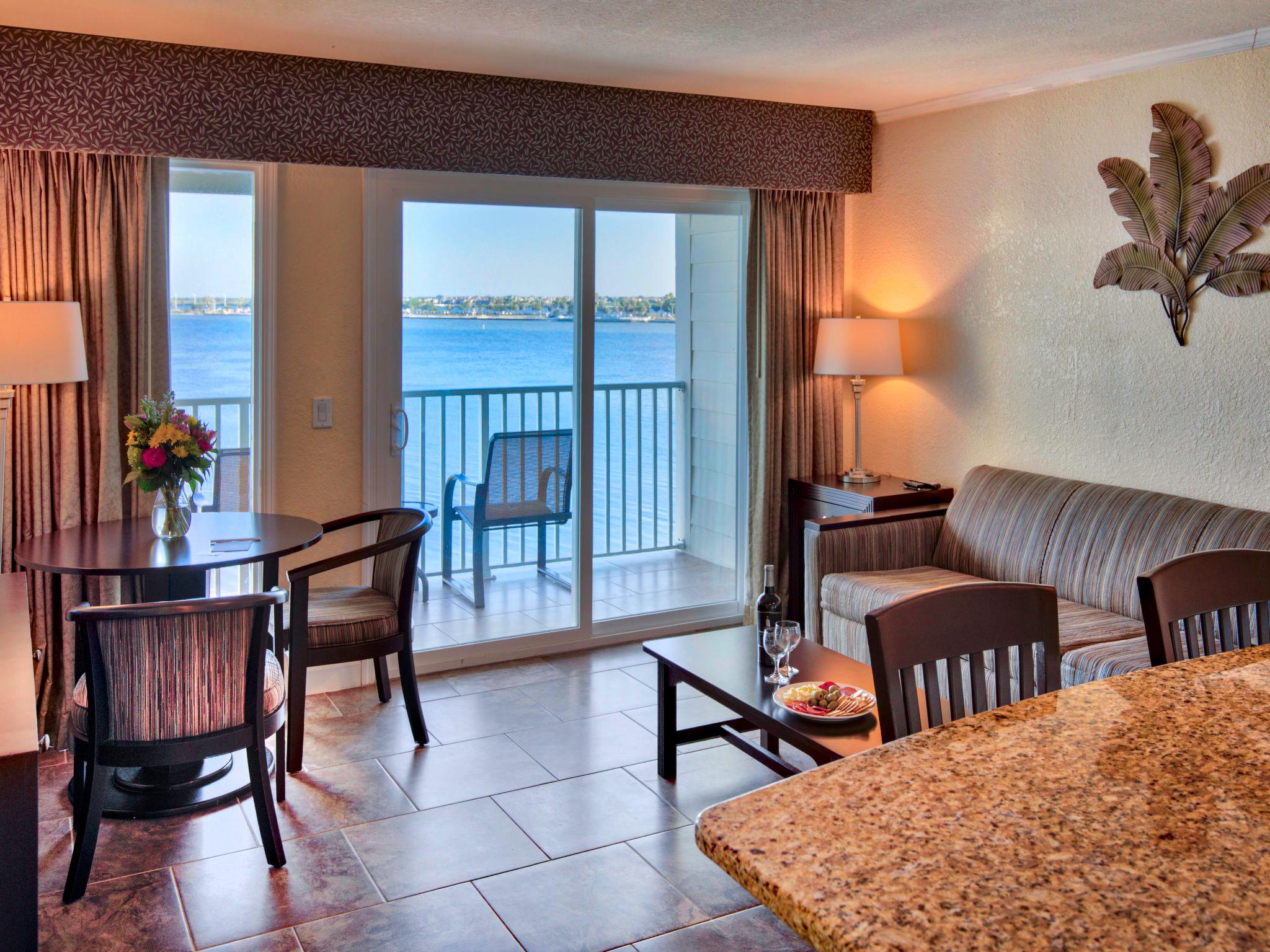 Foto 2 - Apartment mit 1 Schlafzimmer in Tampa mit schwimmbad und blick aufs meer