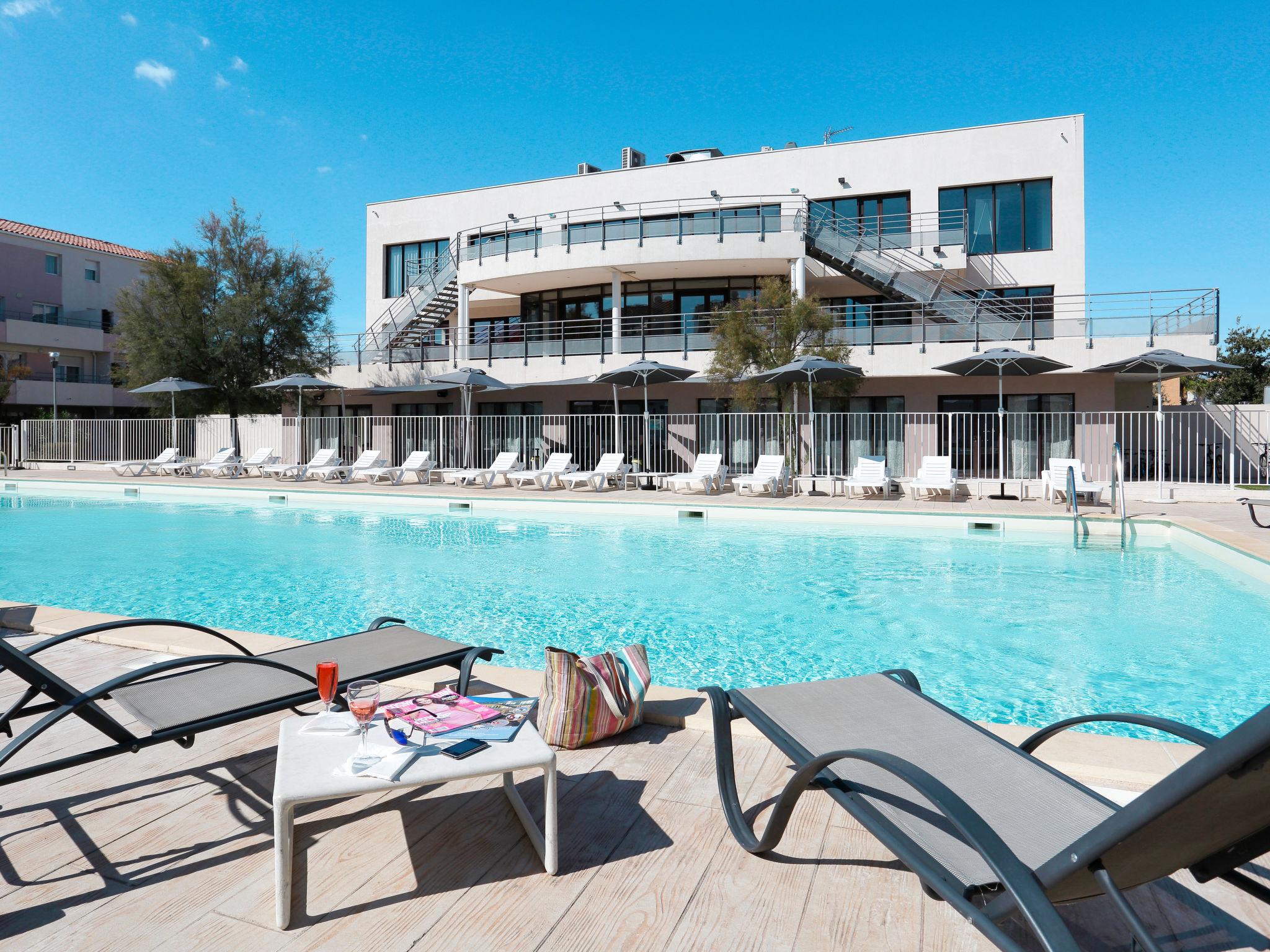 Foto 1 - Apartamento de 1 quarto em Le Grau-du-Roi com piscina e vistas do mar