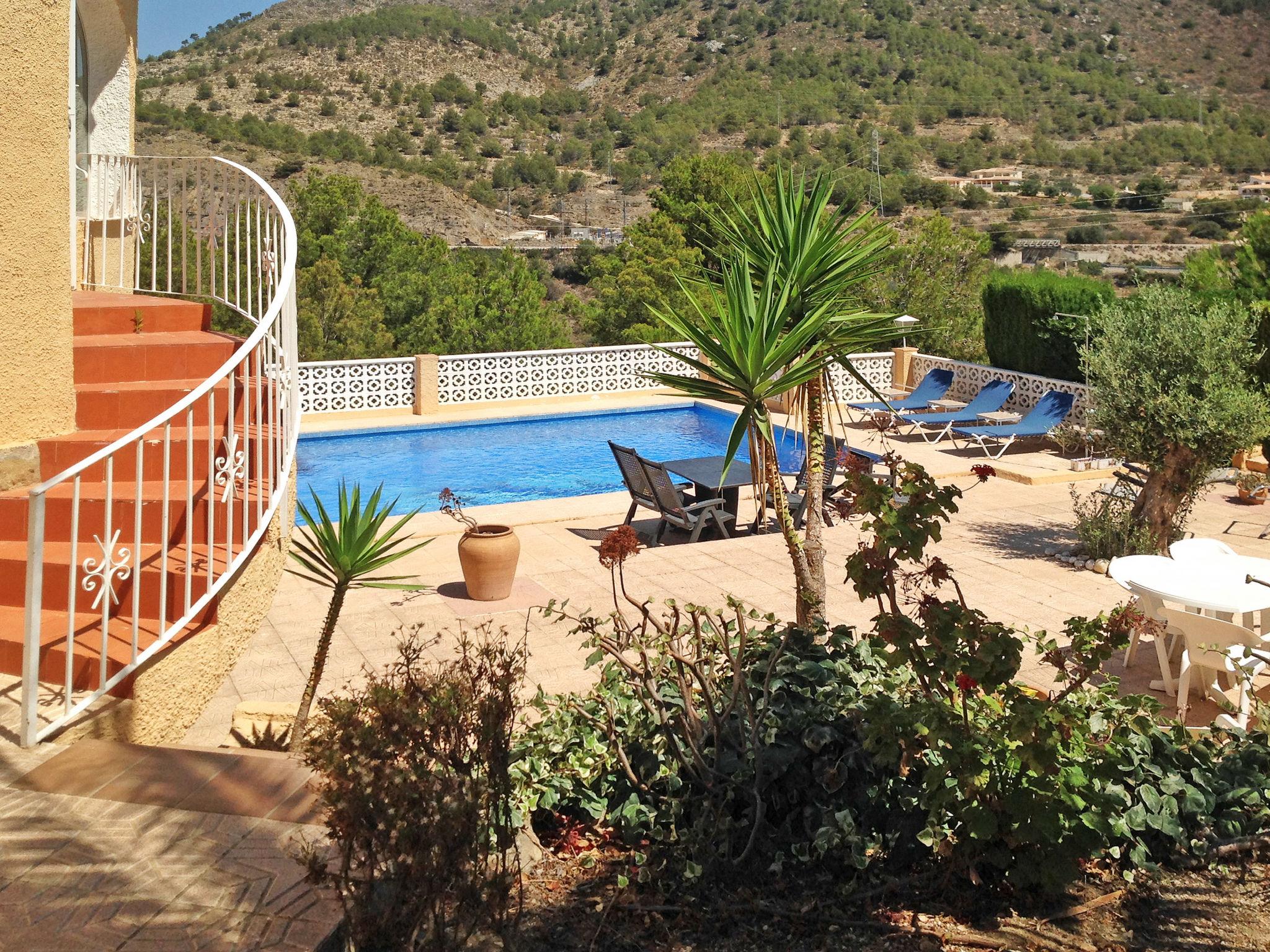 Foto 5 - Casa de 3 quartos em Calp com piscina privada e vistas do mar