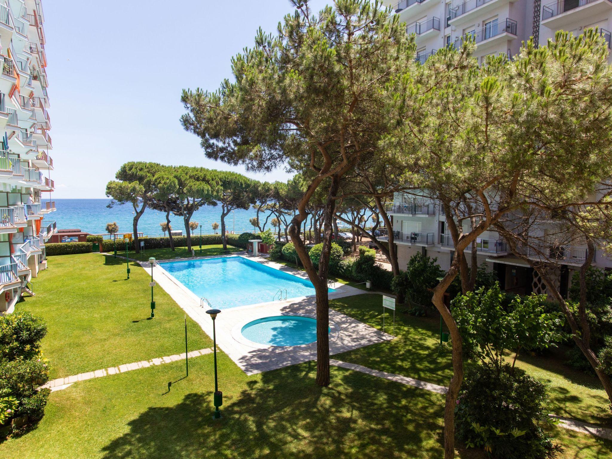 Photo 2 - 2 bedroom Apartment in Blanes with swimming pool and sea view