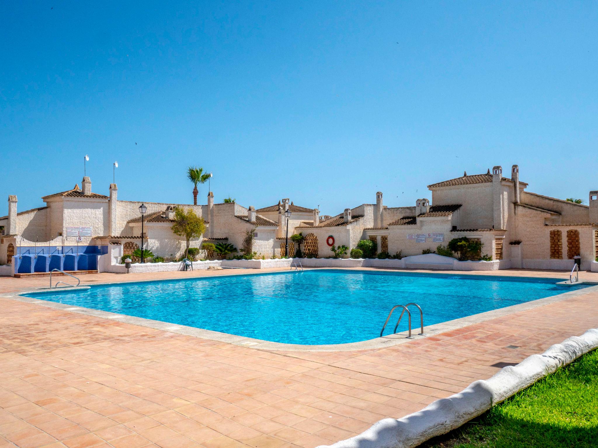 Photo 15 - 2 bedroom Apartment in Santa Pola with private pool and sea view