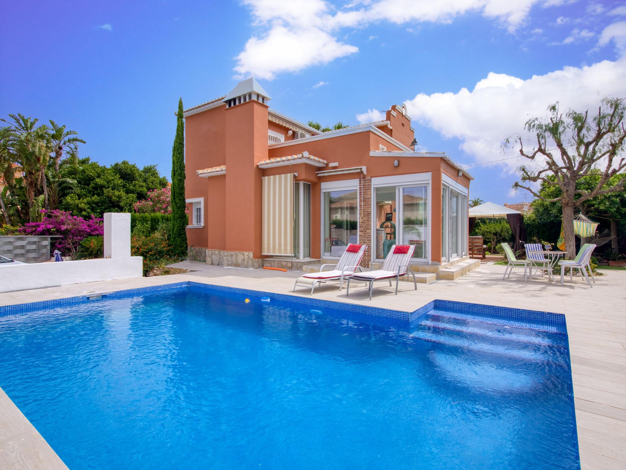 Foto 1 - Casa con 3 camere da letto a Dénia con piscina privata e vista mare