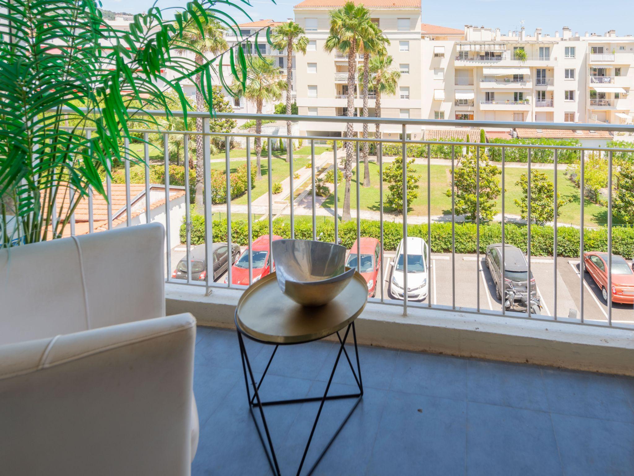 Foto 13 - Apartamento de 1 habitación en Cannes con terraza y vistas al mar