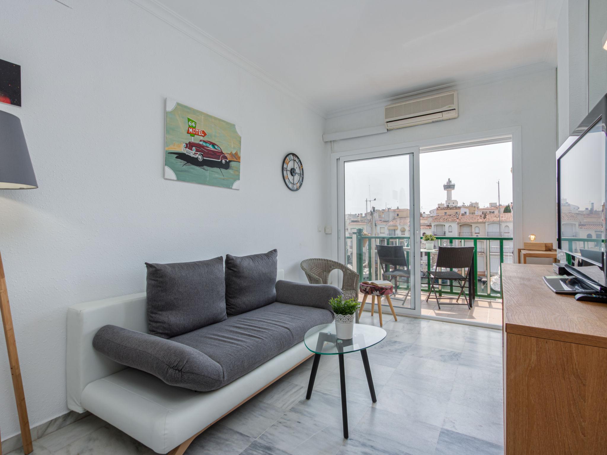 Foto 7 - Appartamento con 1 camera da letto a Castelló d'Empúries con vista mare