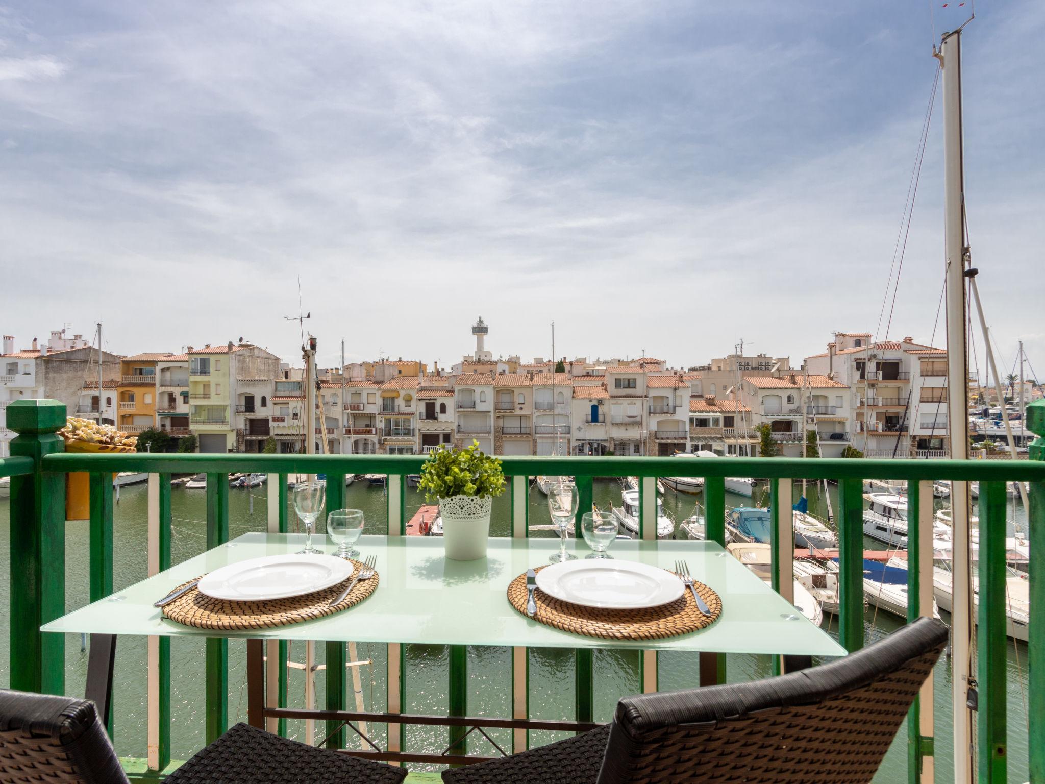 Foto 14 - Appartamento con 1 camera da letto a Castelló d'Empúries con vista mare
