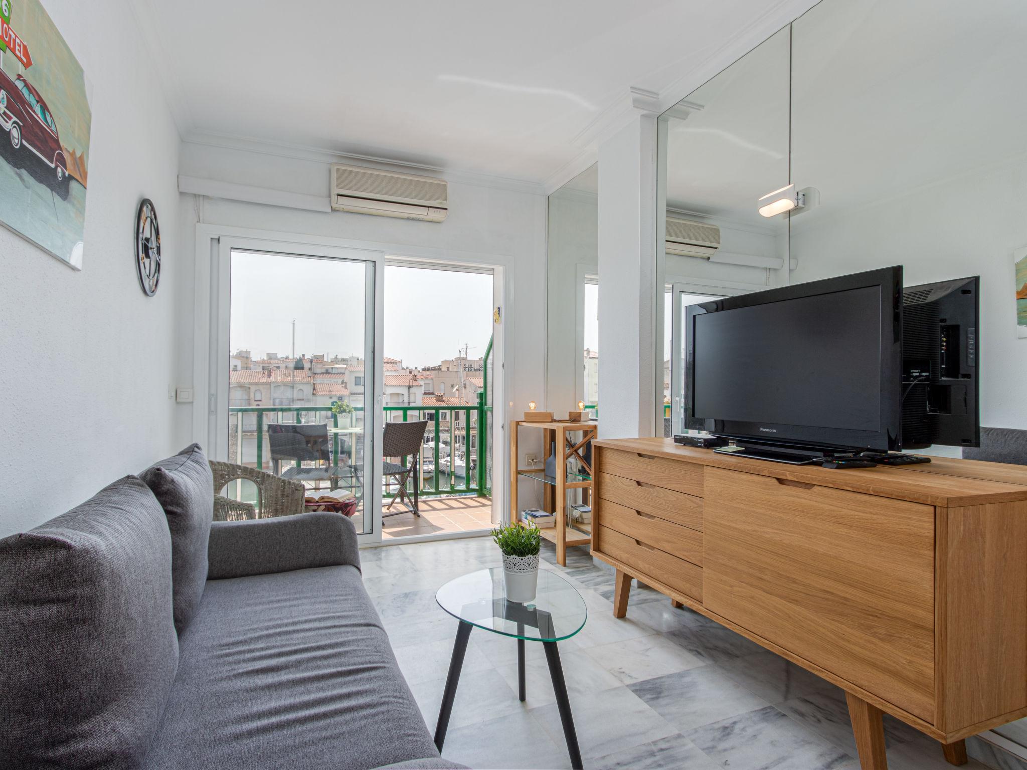 Foto 6 - Appartamento con 1 camera da letto a Castelló d'Empúries con vista mare