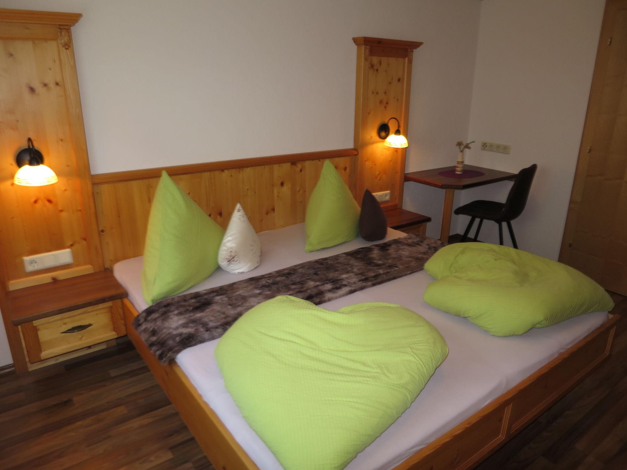 Foto 4 - Appartamento con 2 camere da letto a See con sauna e vista sulle montagne
