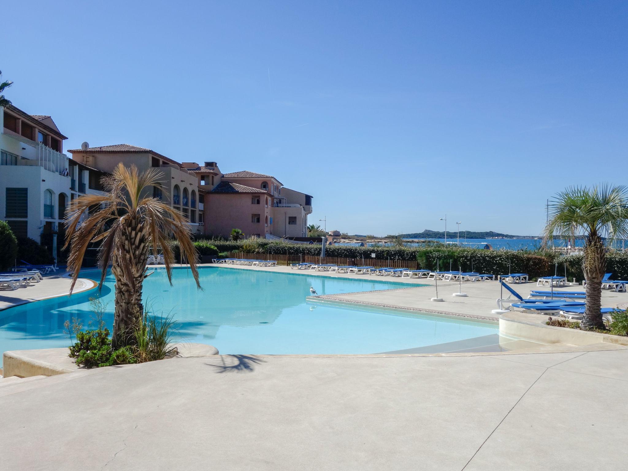 Photo 24 - Appartement de 2 chambres à Six-Fours-les-Plages avec piscine et jardin