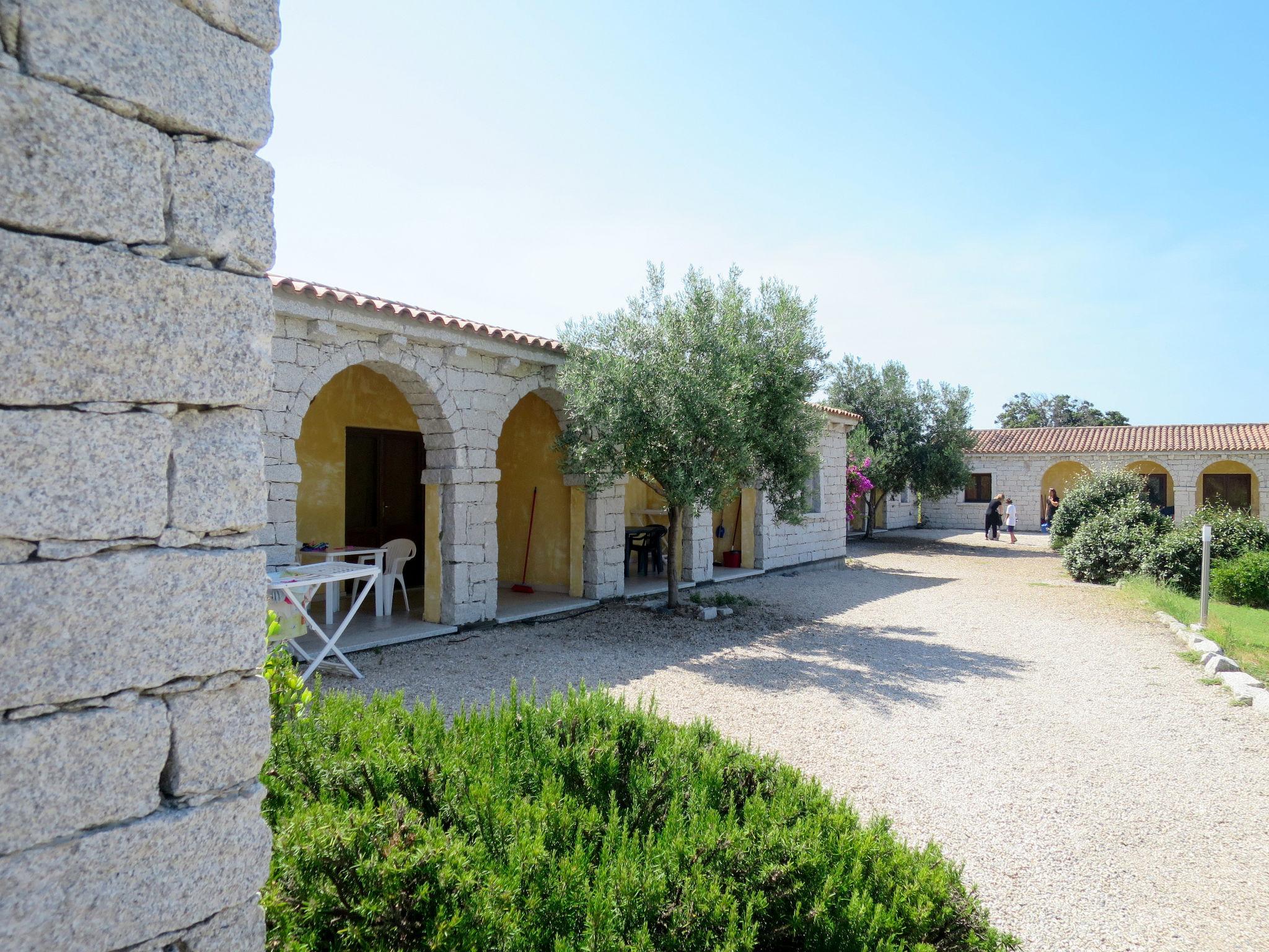 Photo 2 - Maison de 1 chambre à Badesi avec piscine et vues à la mer