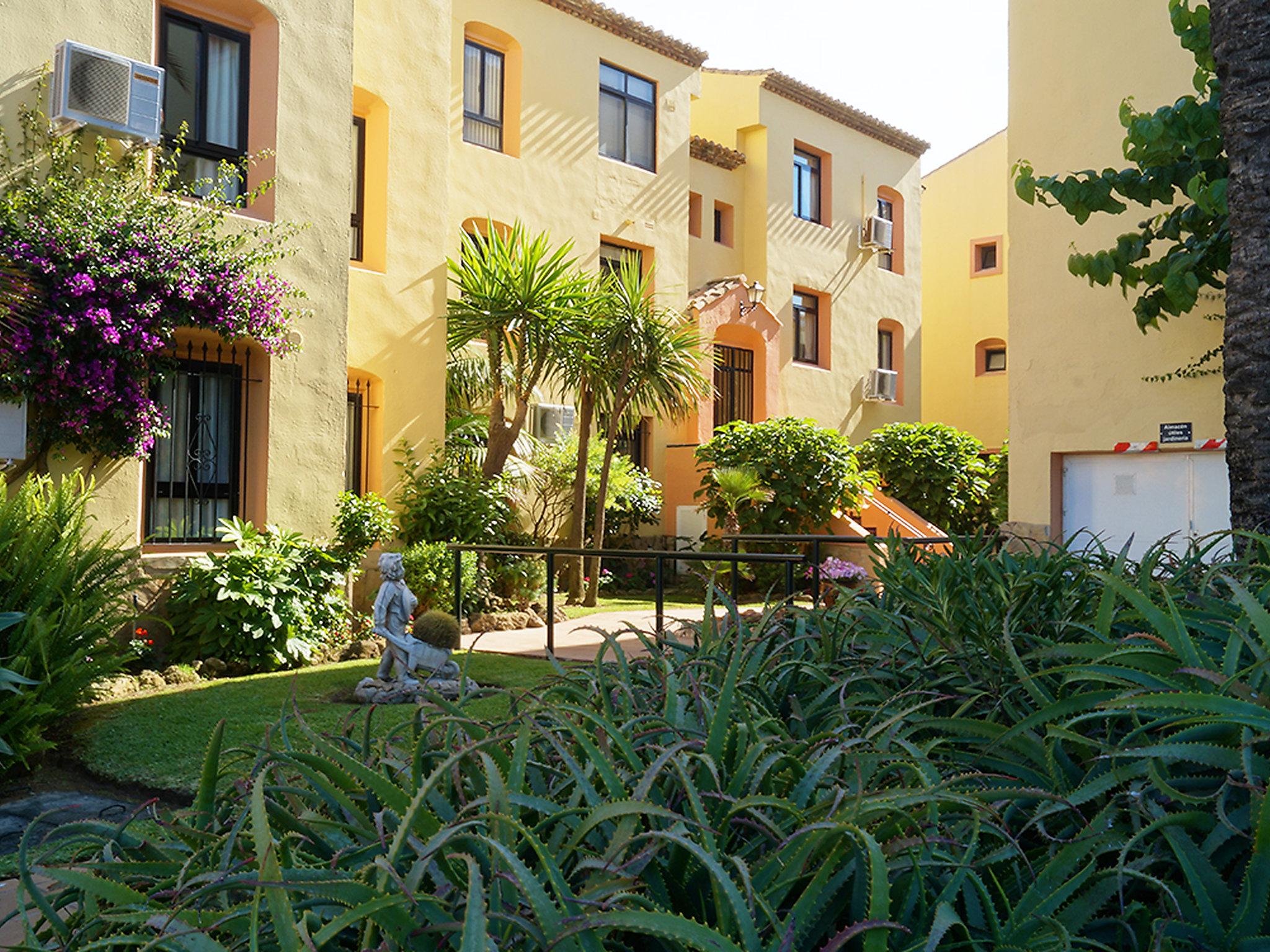 Foto 40 - Appartamento con 3 camere da letto a Mijas con piscina e giardino