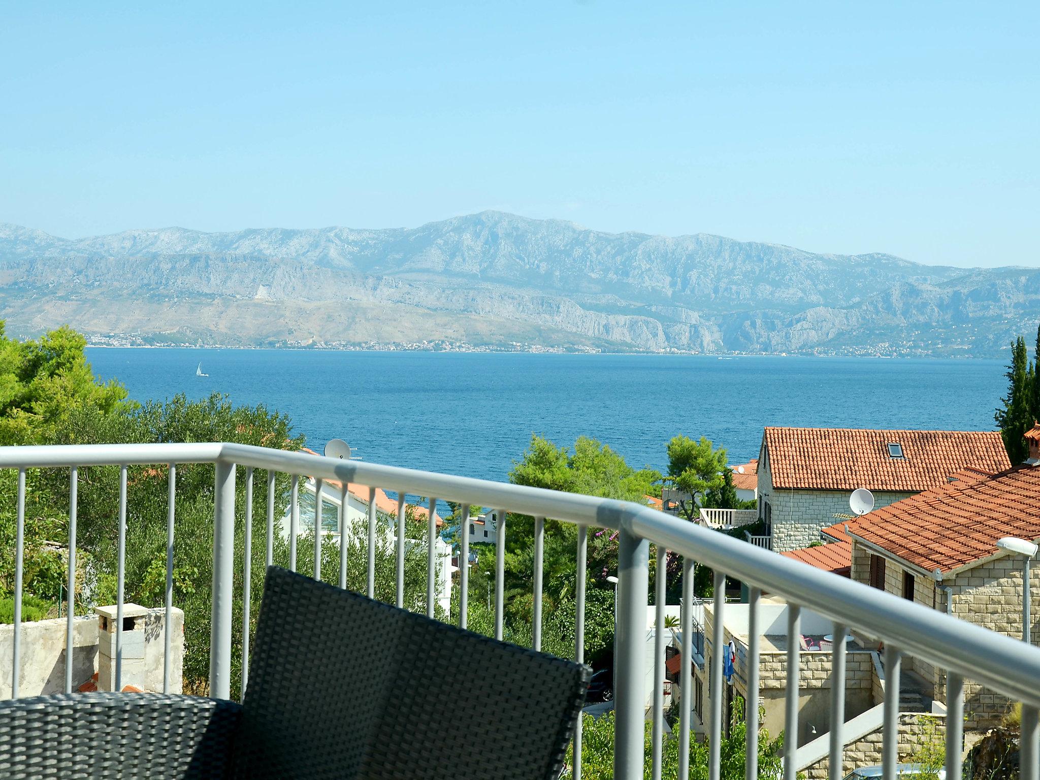 Foto 2 - Appartamento con 2 camere da letto a Postira con terrazza e vista mare