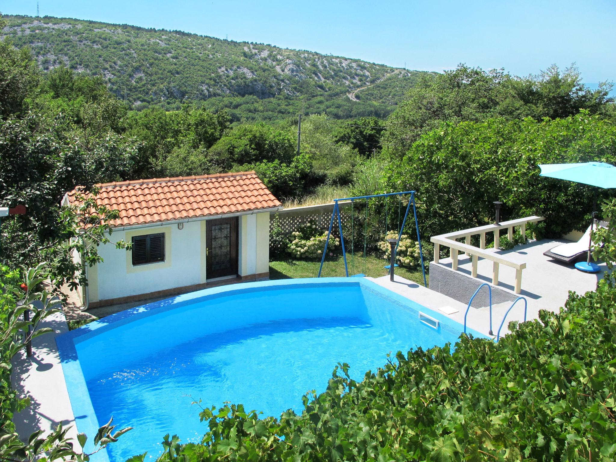 Photo 1 - Appartement de 2 chambres à Vinodolska Općina avec piscine privée et jardin