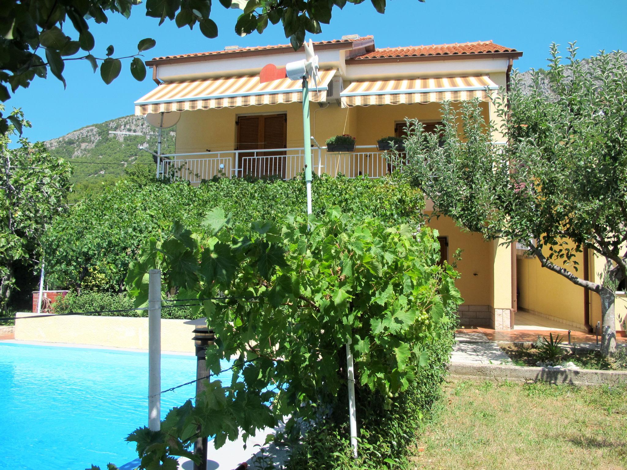 Photo 5 - Appartement de 2 chambres à Vinodolska Općina avec piscine privée et jardin