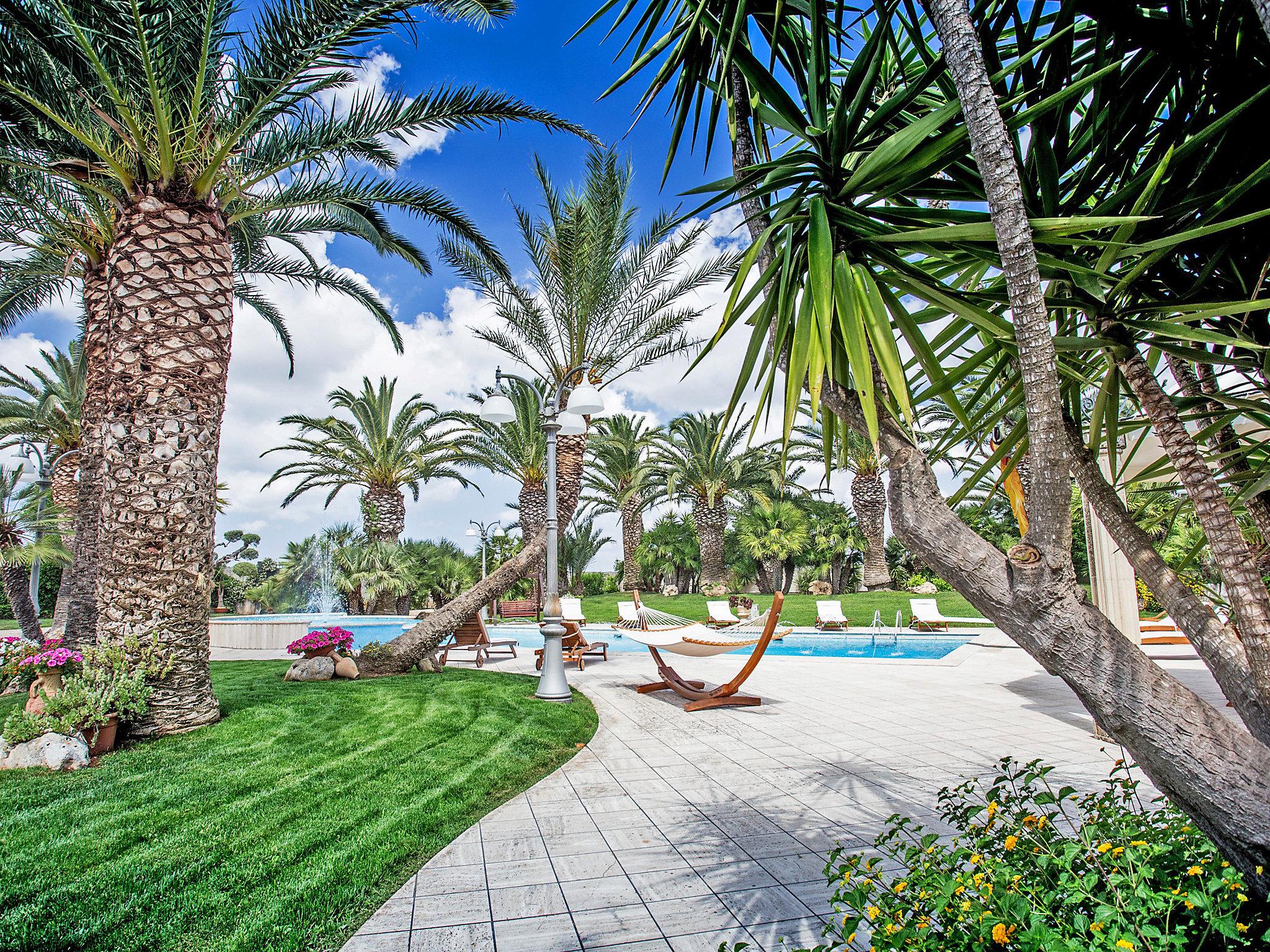 Foto 47 - Casa de 4 quartos em Nardò com piscina privada e vistas do mar