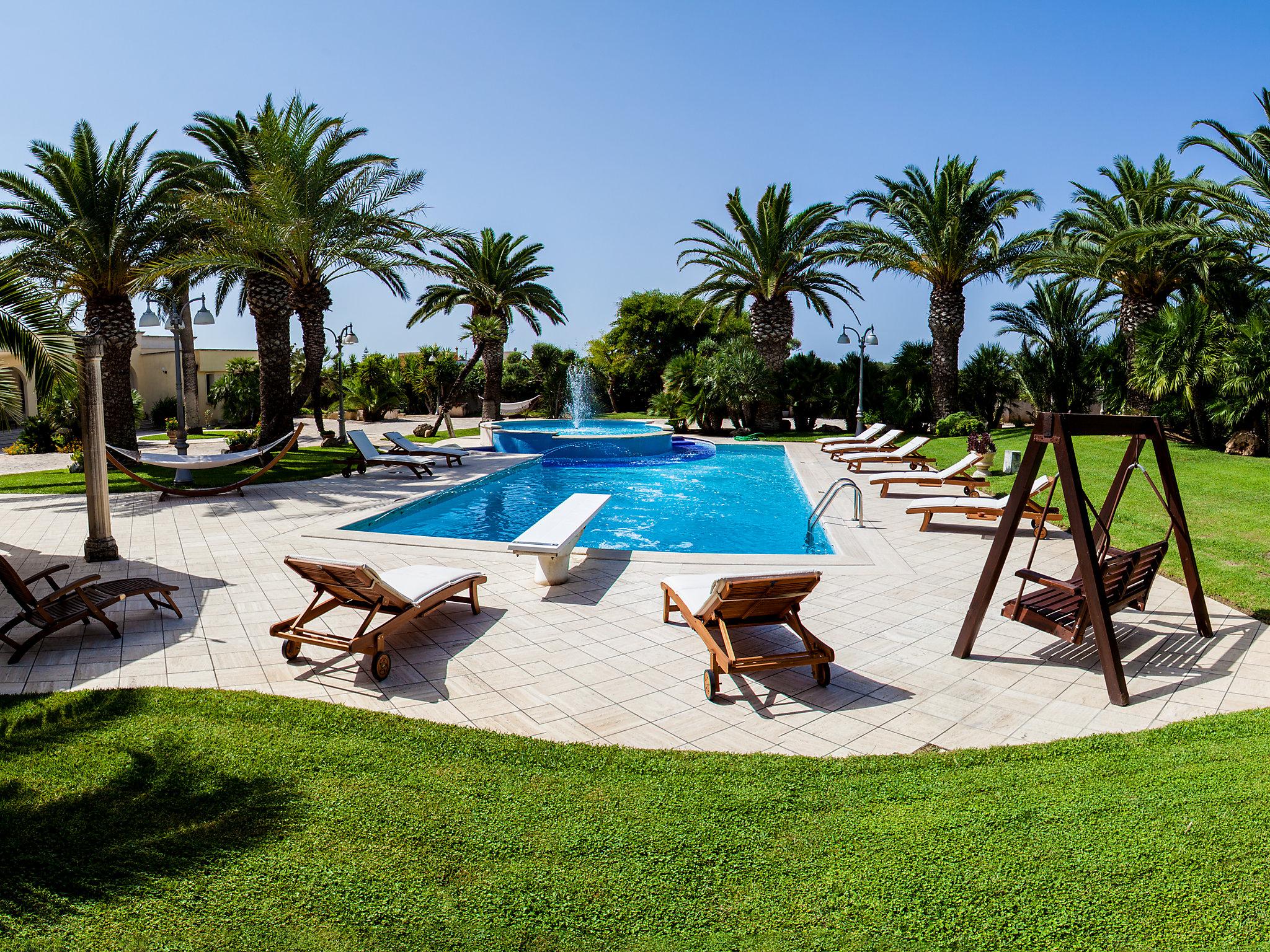 Foto 43 - Casa de 4 quartos em Nardò com piscina privada e vistas do mar