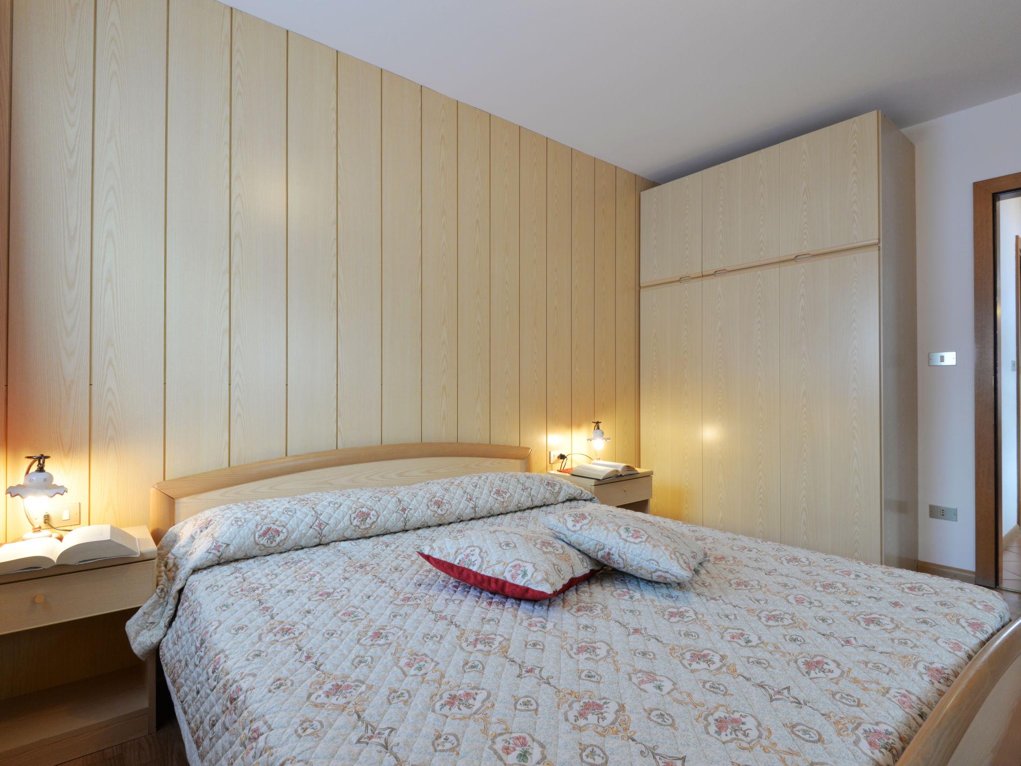 Foto 9 - Apartment mit 1 Schlafzimmer in Mazzin mit blick auf die berge