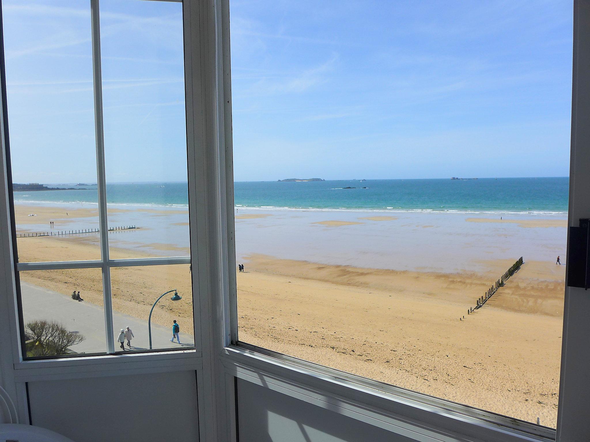 Foto 1 - Apartamento de 1 quarto em Saint-Malo com terraço e vistas do mar