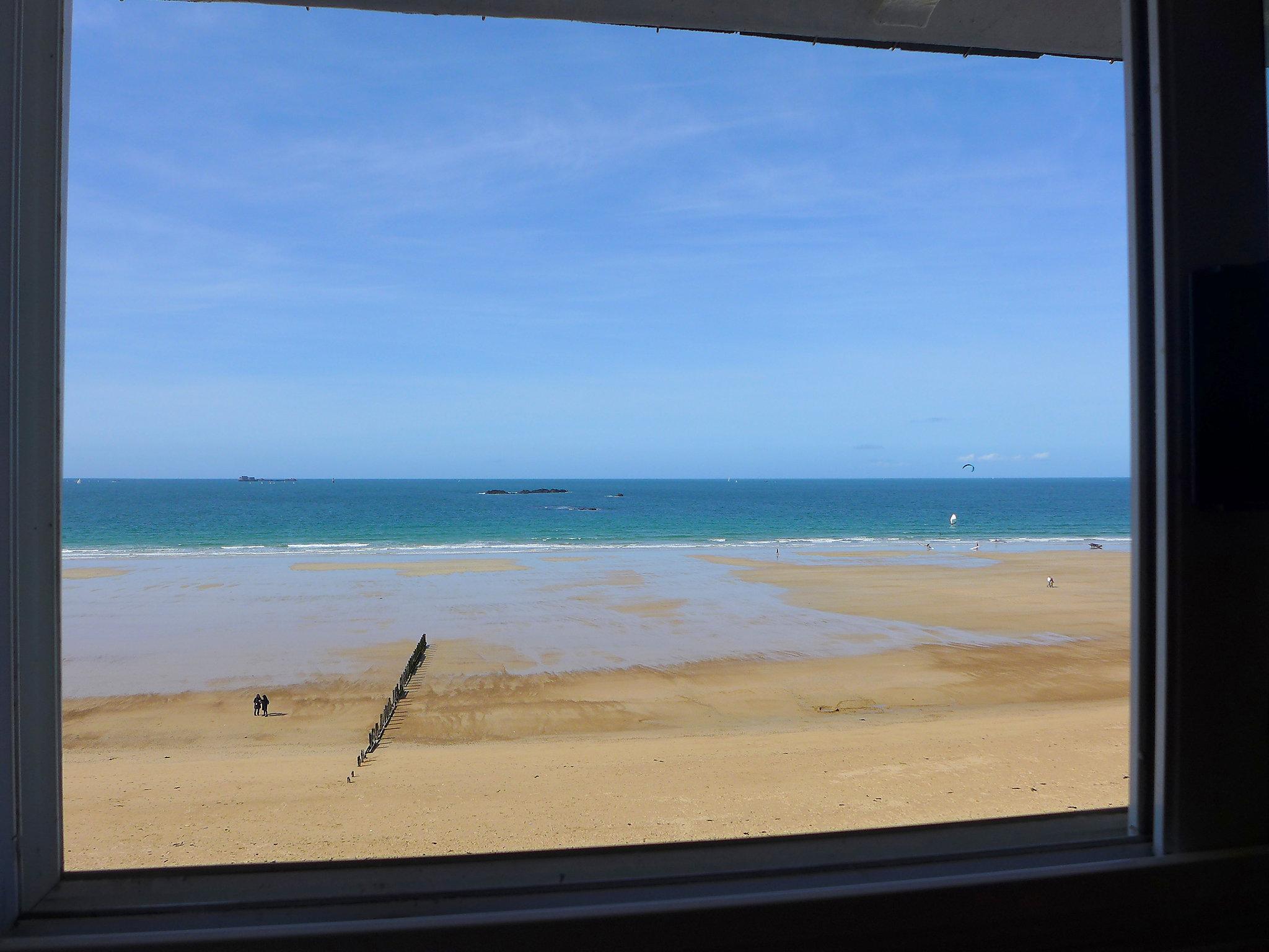 Foto 19 - Appartamento con 1 camera da letto a Saint-Malo con terrazza e vista mare