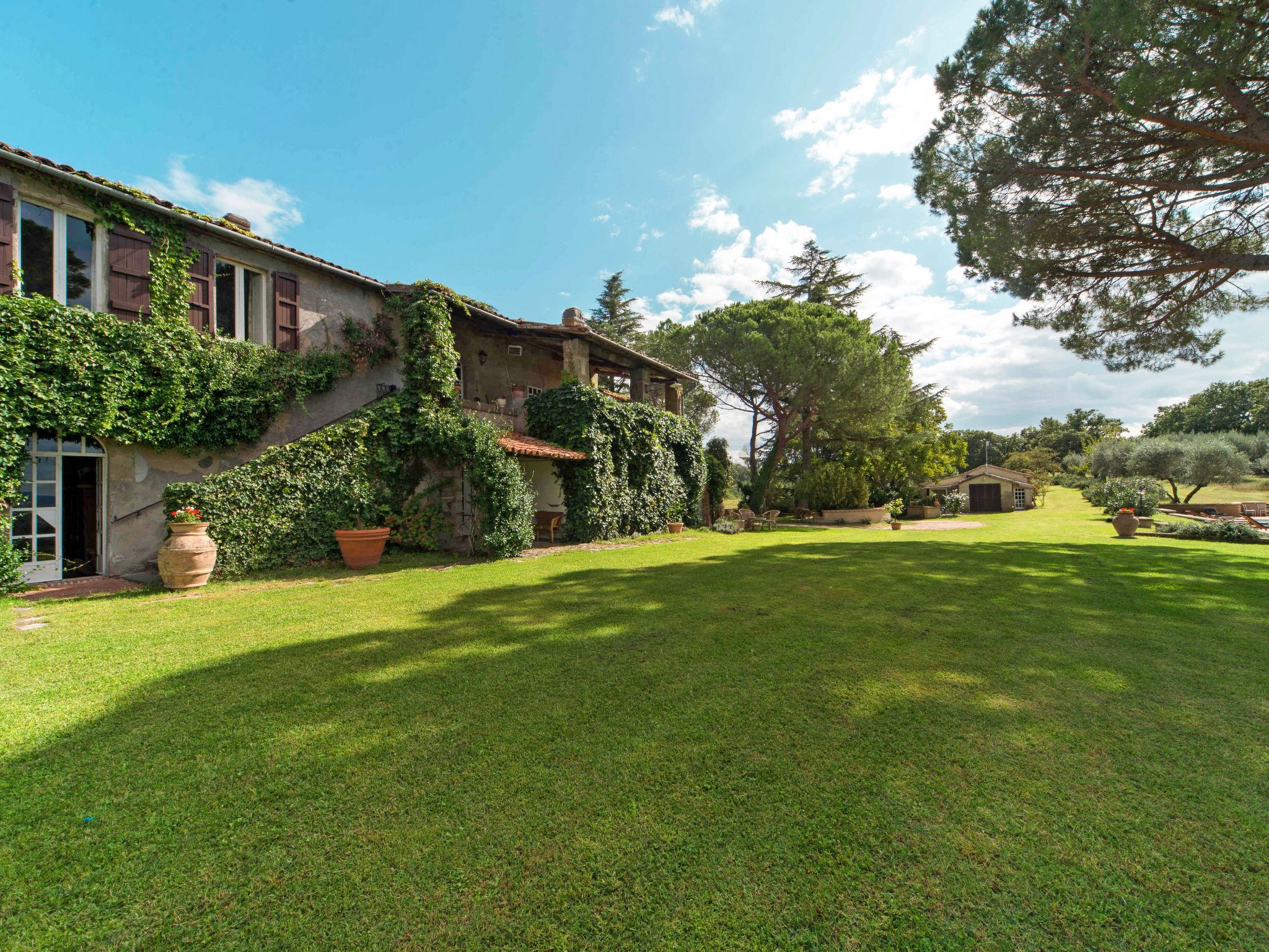 Photo 14 - Apartment in Bolsena with swimming pool and garden