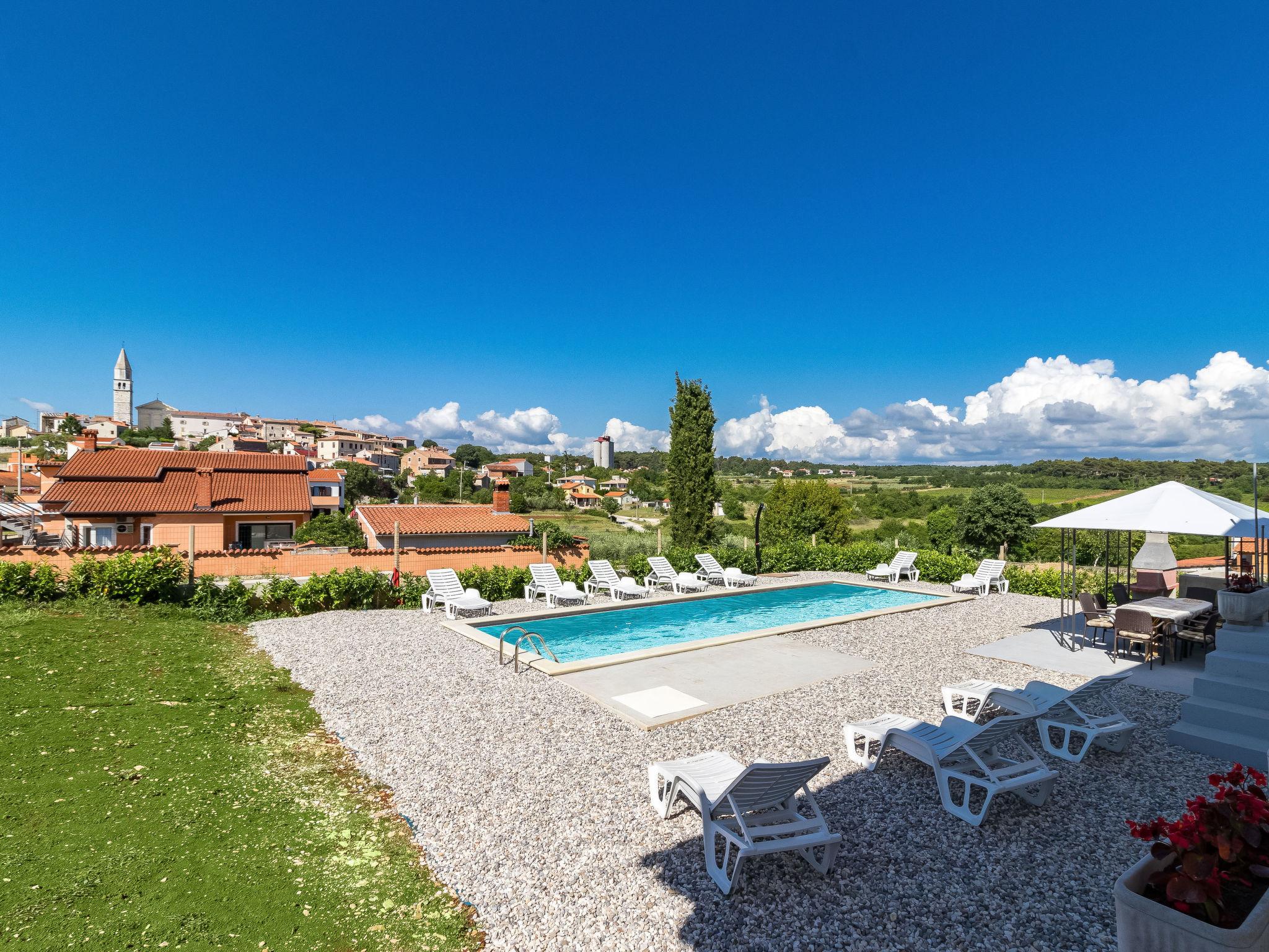 Foto 21 - Casa de 5 habitaciones en Višnjan con piscina privada y vistas al mar