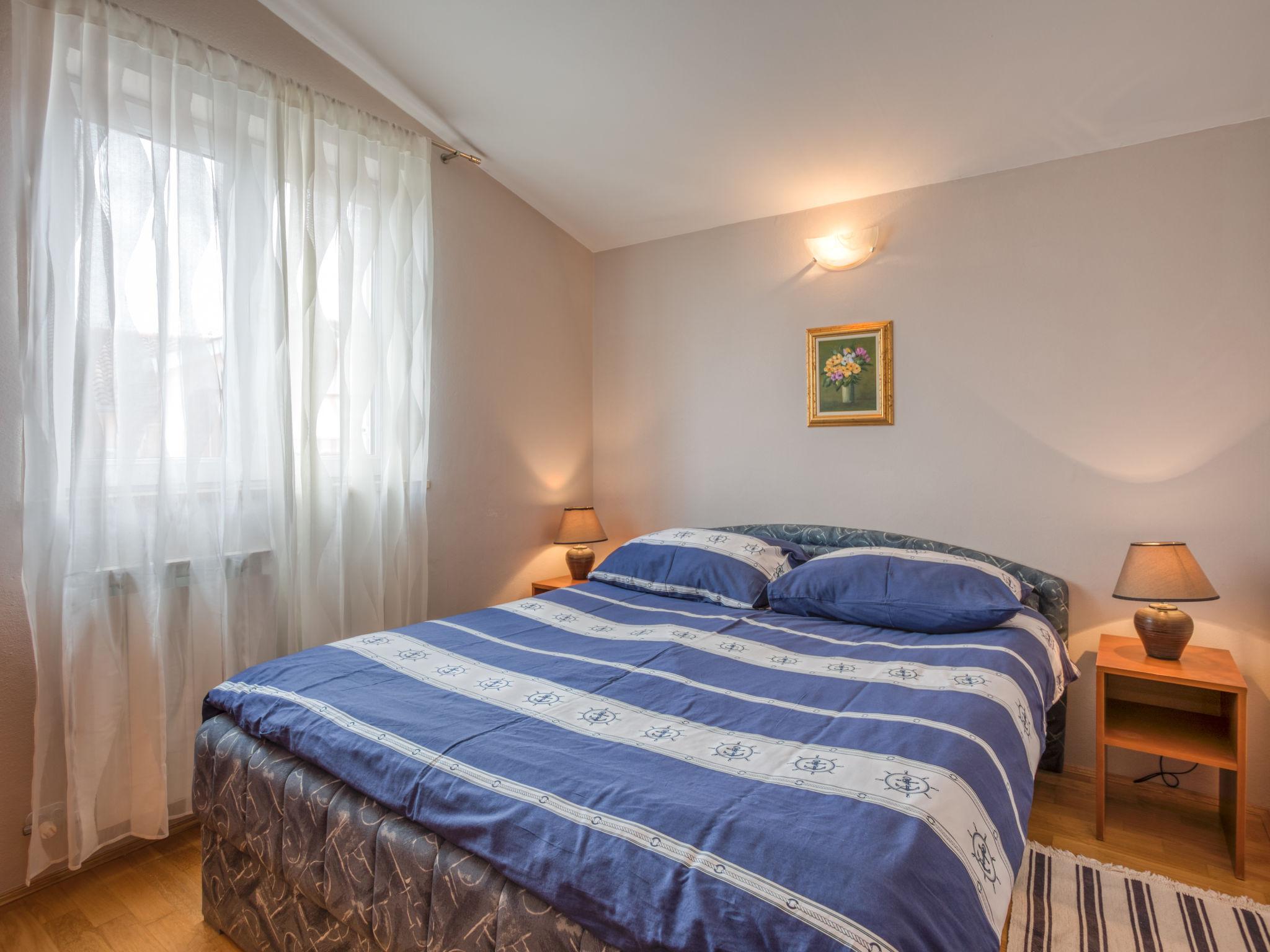 Foto 4 - Appartamento con 1 camera da letto a Poreč con giardino