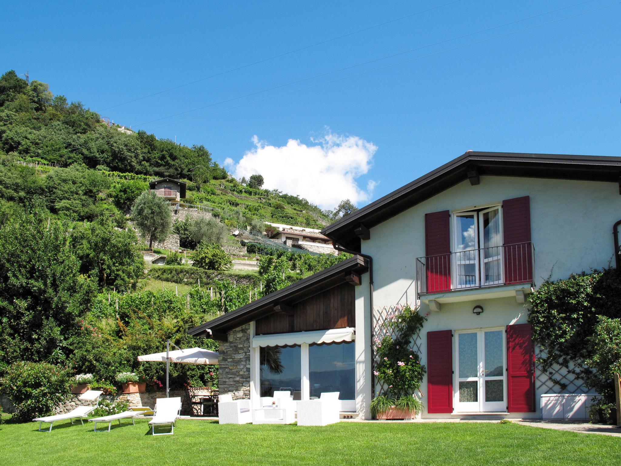 Photo 2 - Maison de 2 chambres à Domaso avec jardin et vues sur la montagne