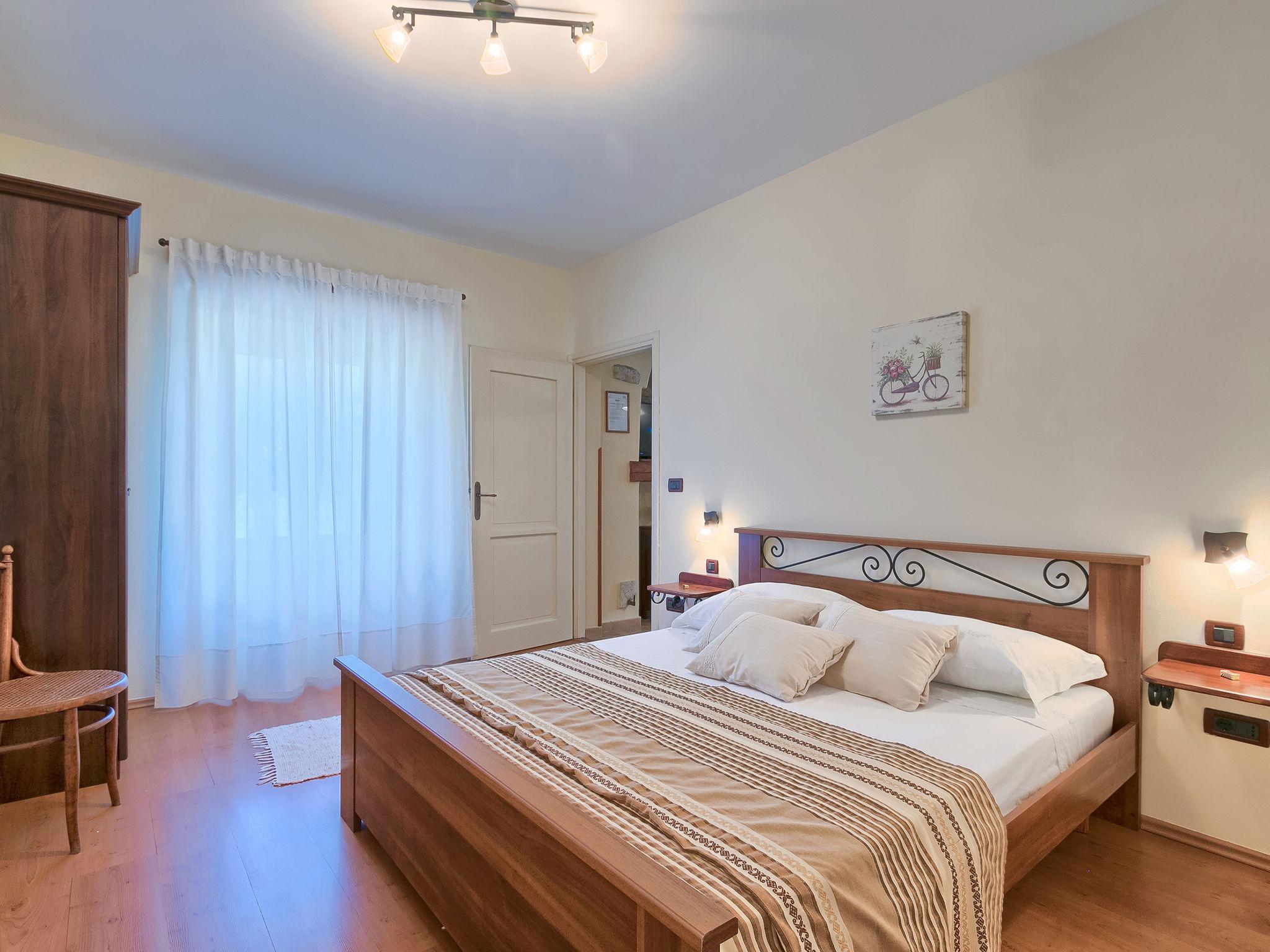 Foto 11 - Apartamento de 1 habitación en Pula con jardín y vistas al mar