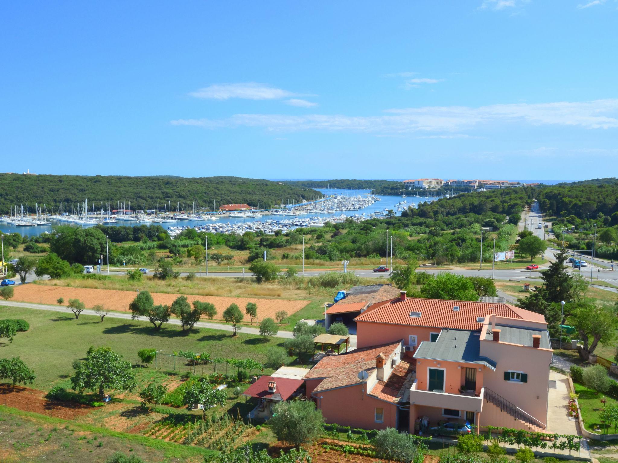 Foto 1 - Apartamento de 1 quarto em Pula com jardim e vistas do mar