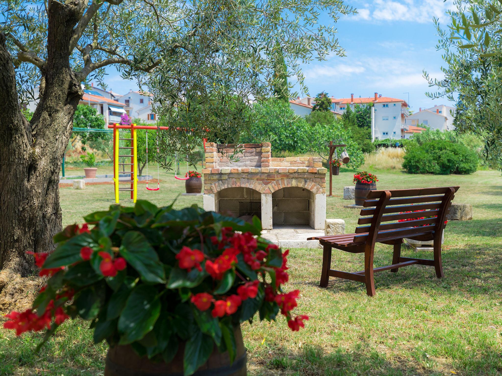 Photo 21 - 1 bedroom Apartment in Pula with garden and sea view
