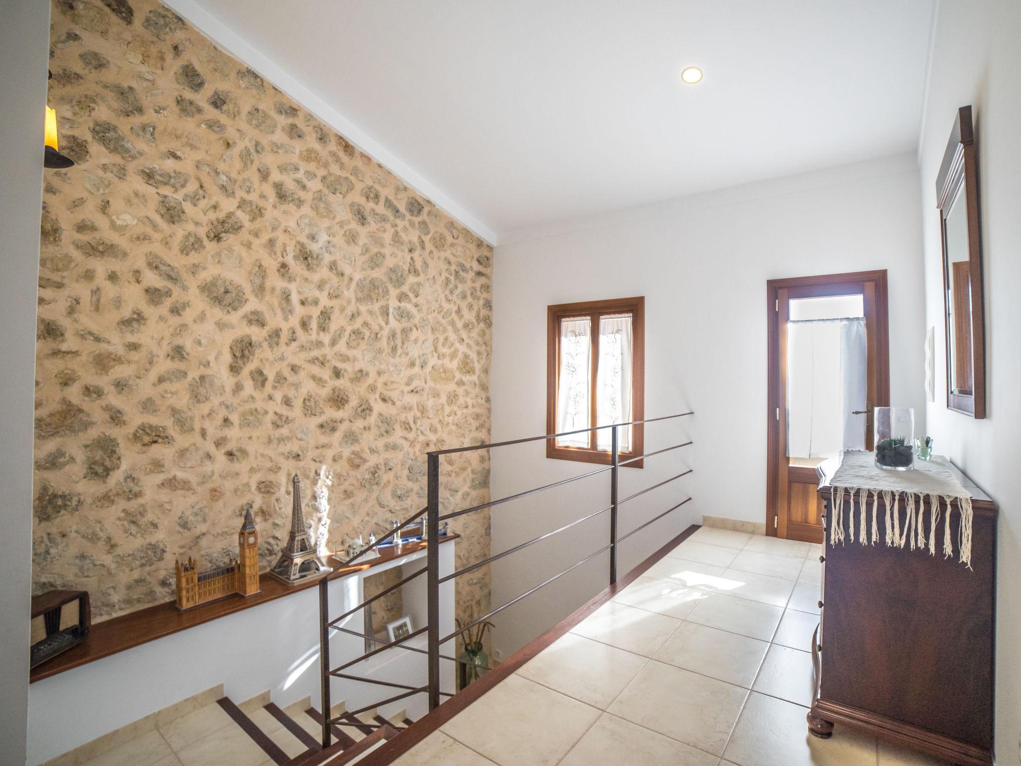 Photo 18 - 3 bedroom House in Mancor de la Vall with garden and sea view