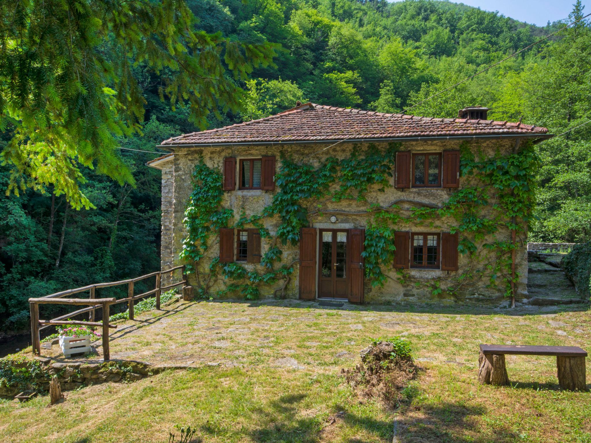 Foto 6 - Casa de 5 habitaciones en Cantagallo con jardín
