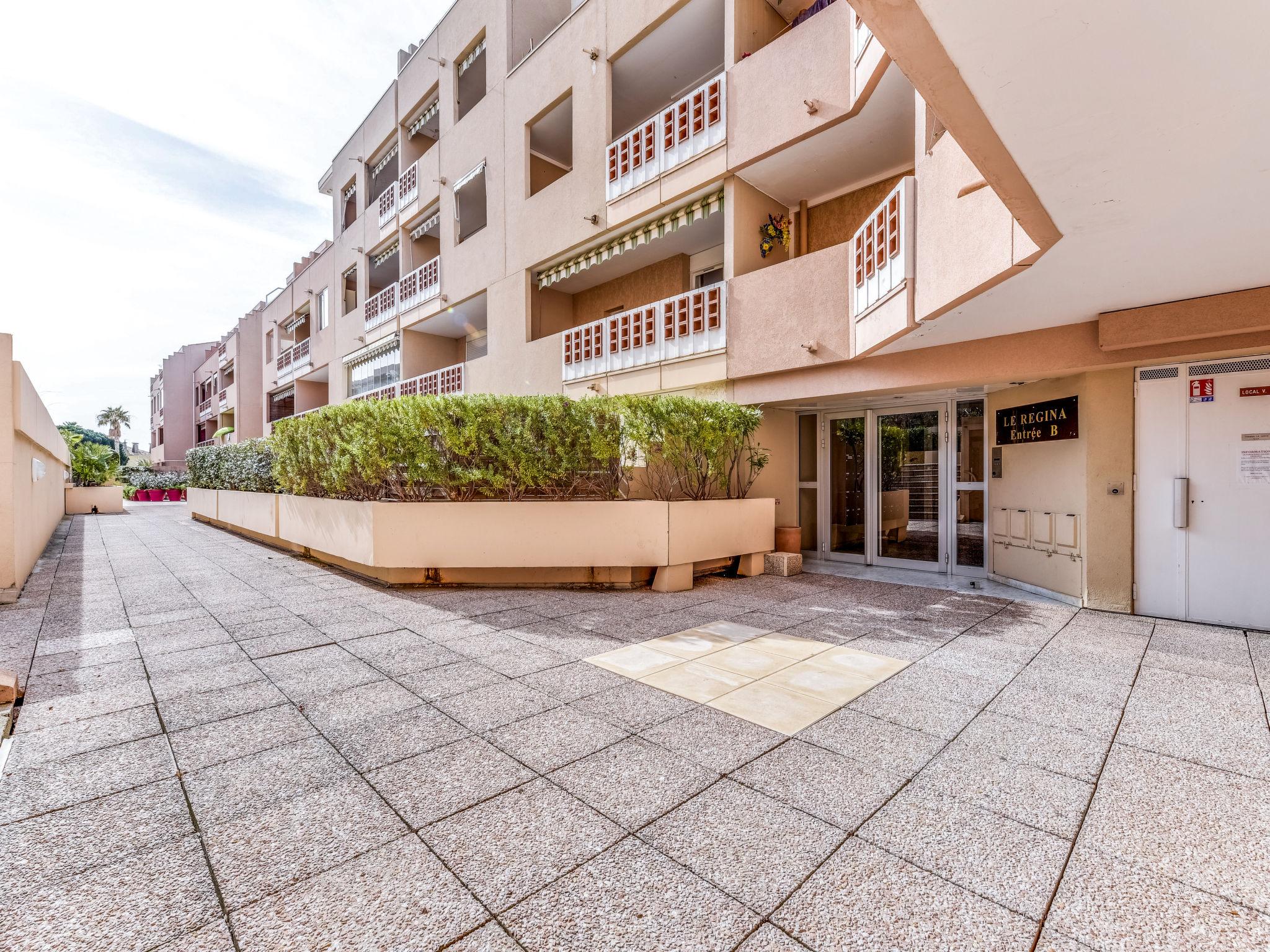 Foto 14 - Apartamento de 1 habitación en Sainte-Maxime con terraza y vistas al mar