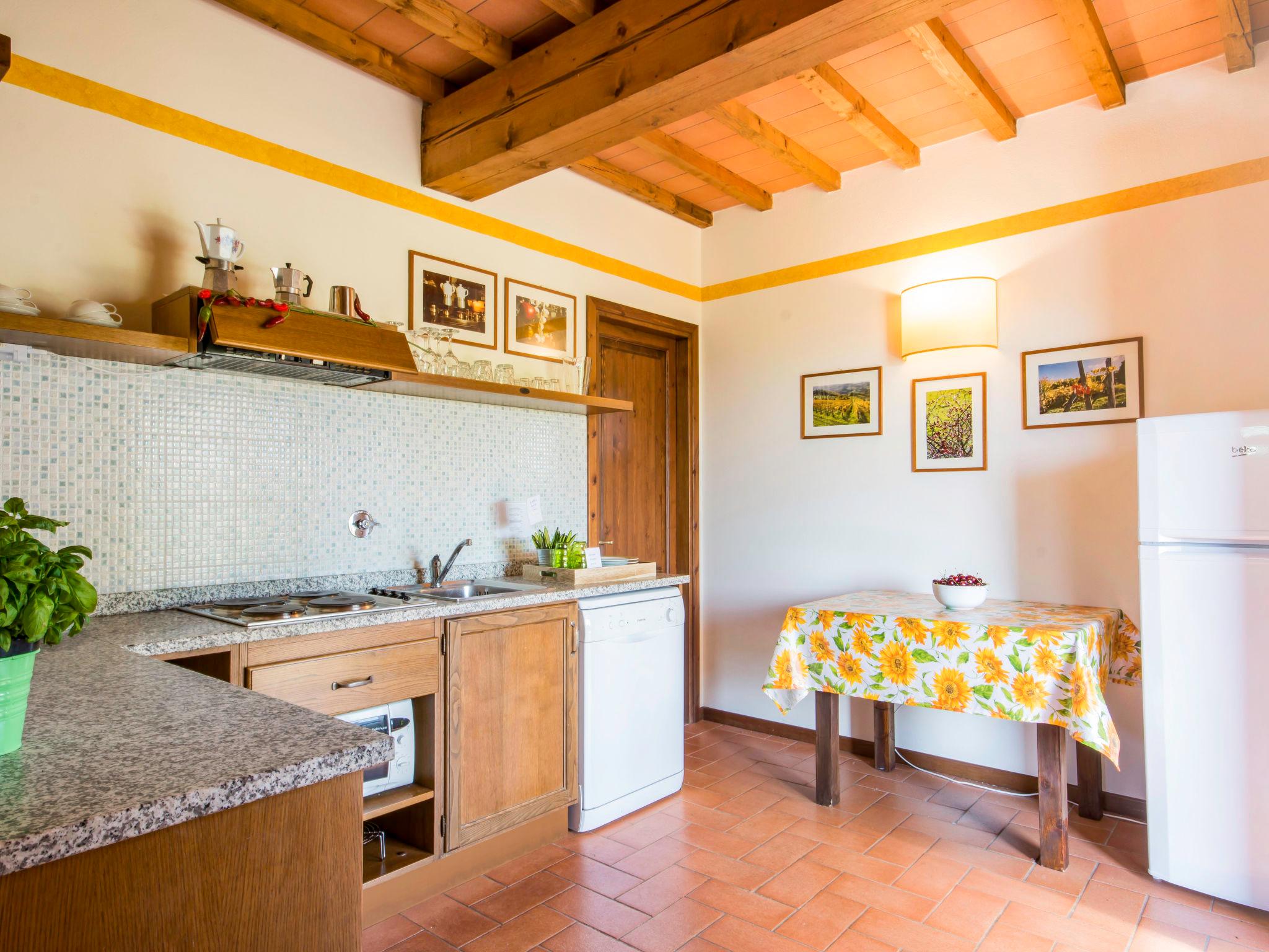 Foto 9 - Casa con 3 camere da letto a Greve in Chianti con piscina