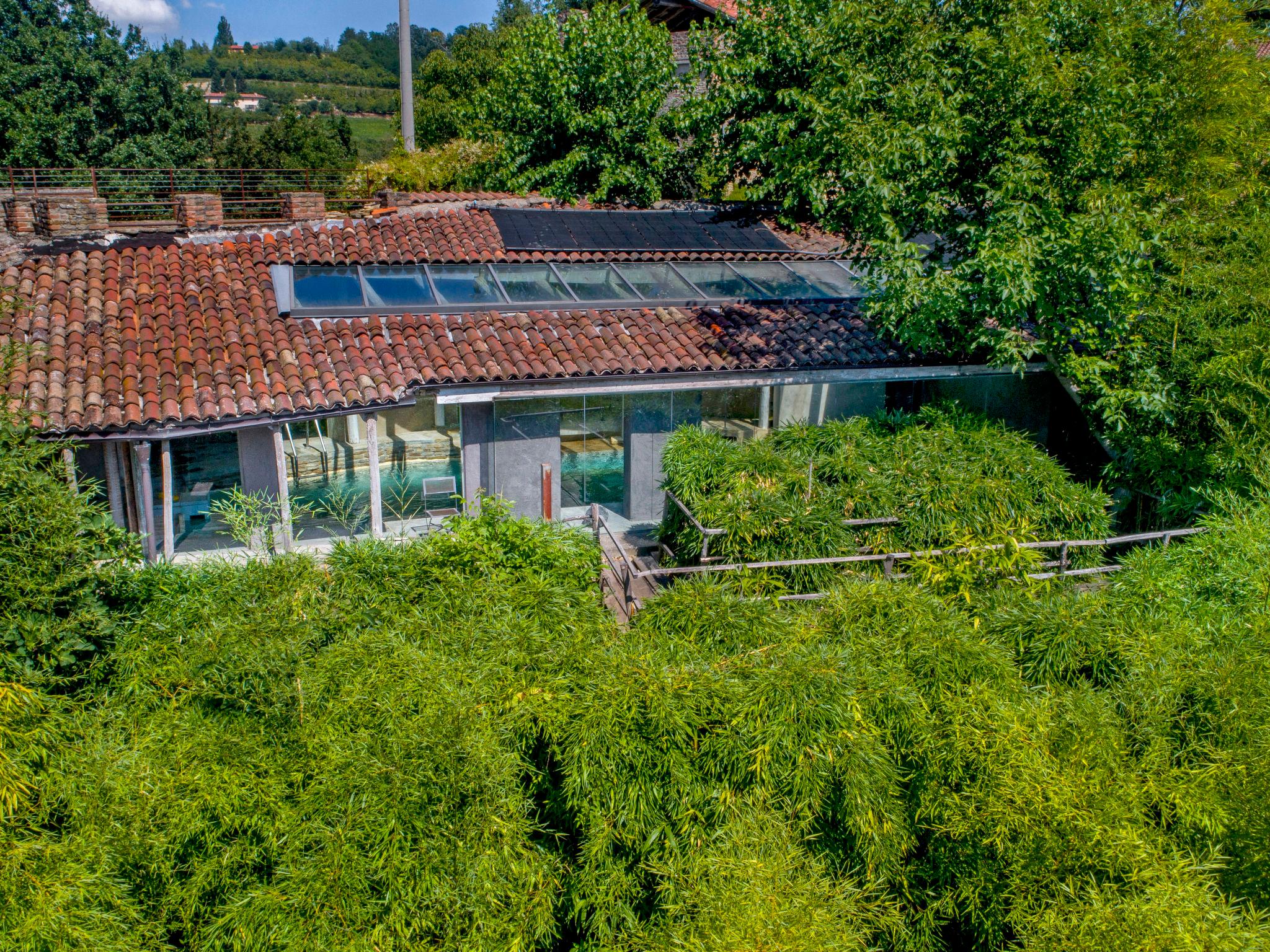 Foto 43 - Casa de 5 habitaciones en Trezzo Tinella con piscina privada y jardín