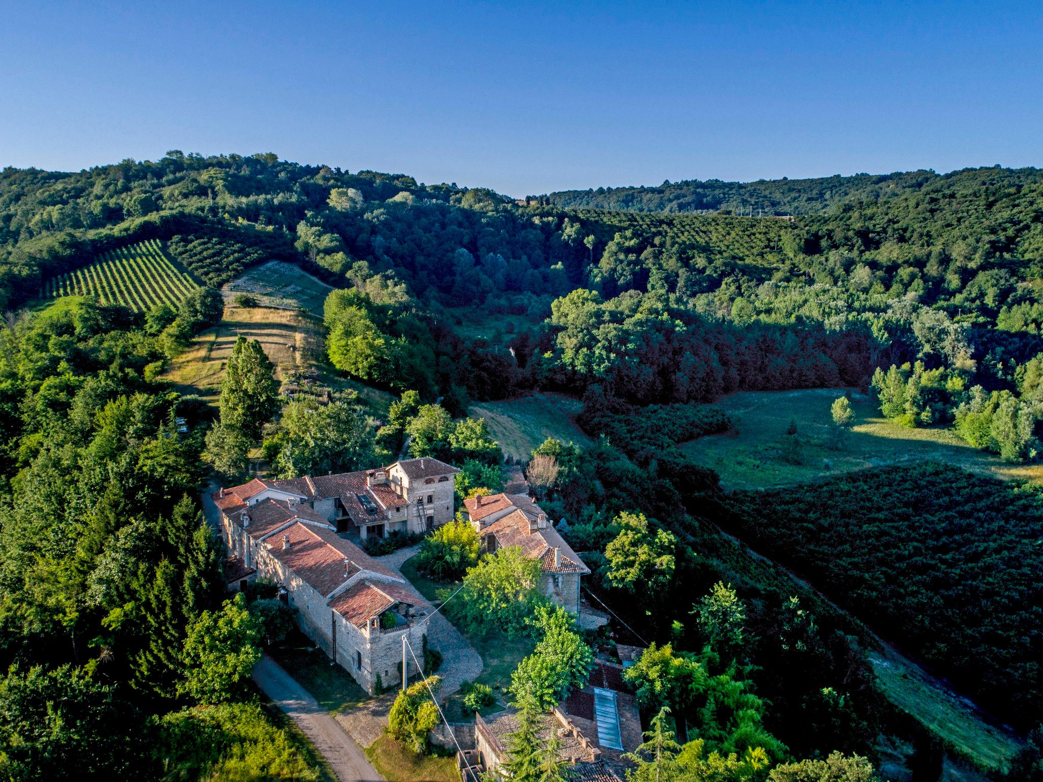 Foto 42 - Casa con 5 camere da letto a Trezzo Tinella con piscina privata e giardino