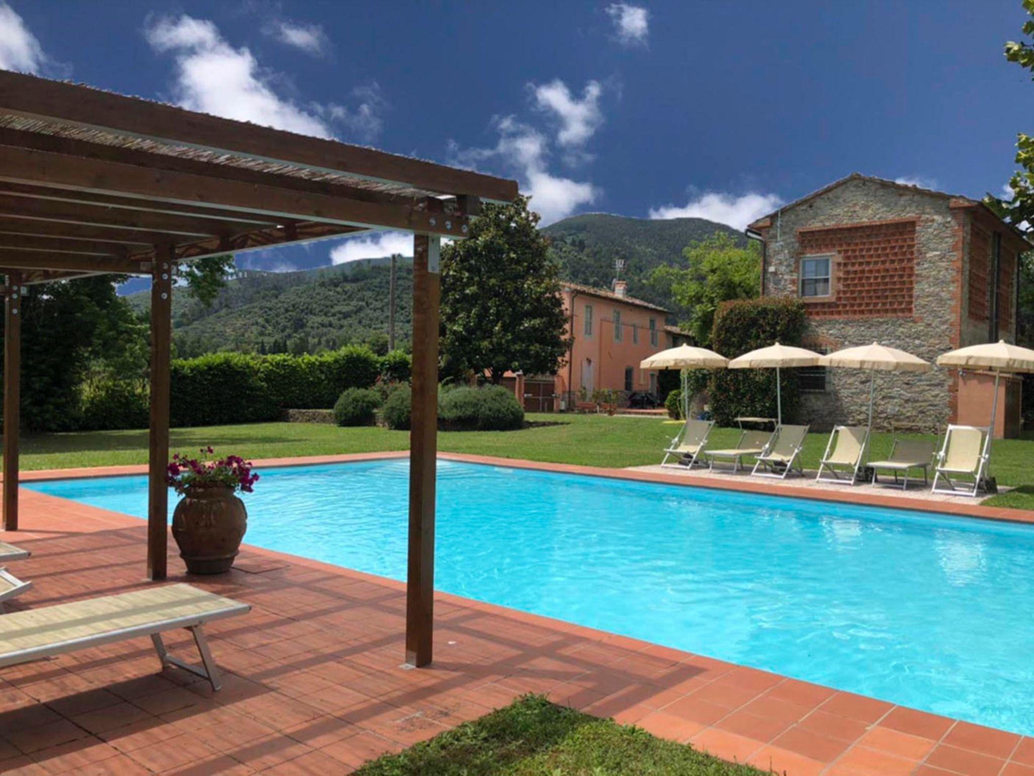 Foto 16 - Haus mit 2 Schlafzimmern in Capannori mit privater pool und garten