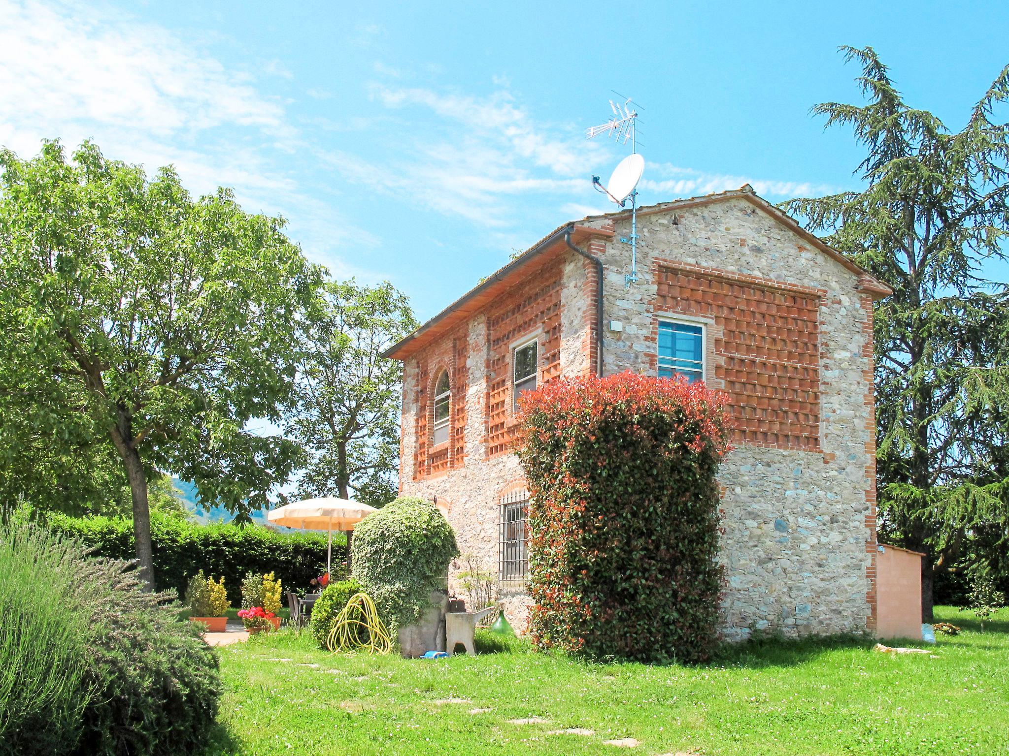 Foto 15 - Casa con 2 camere da letto a Capannori con piscina privata e giardino